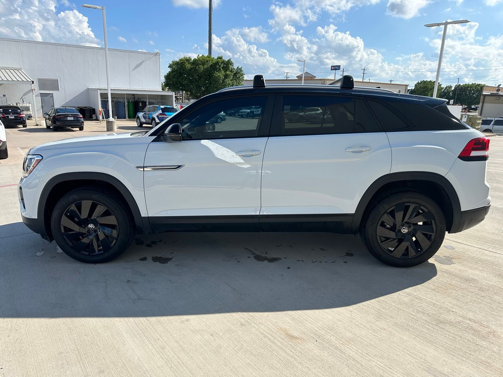 2024 Volkswagen Atlas Cross Sport 2.0T SE w/Technology