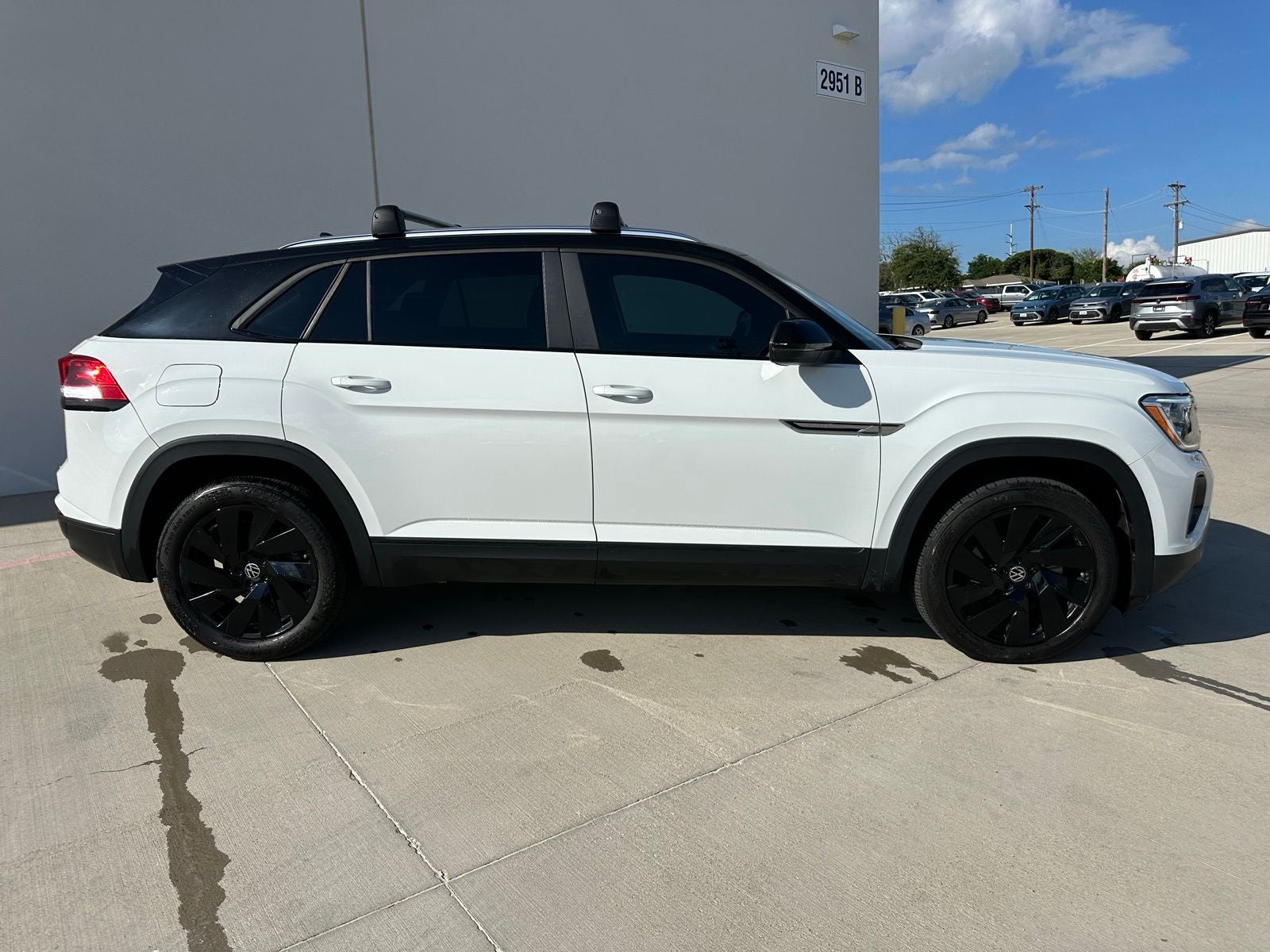 2024 Volkswagen Atlas Cross Sport 2.0T SE w/Technology