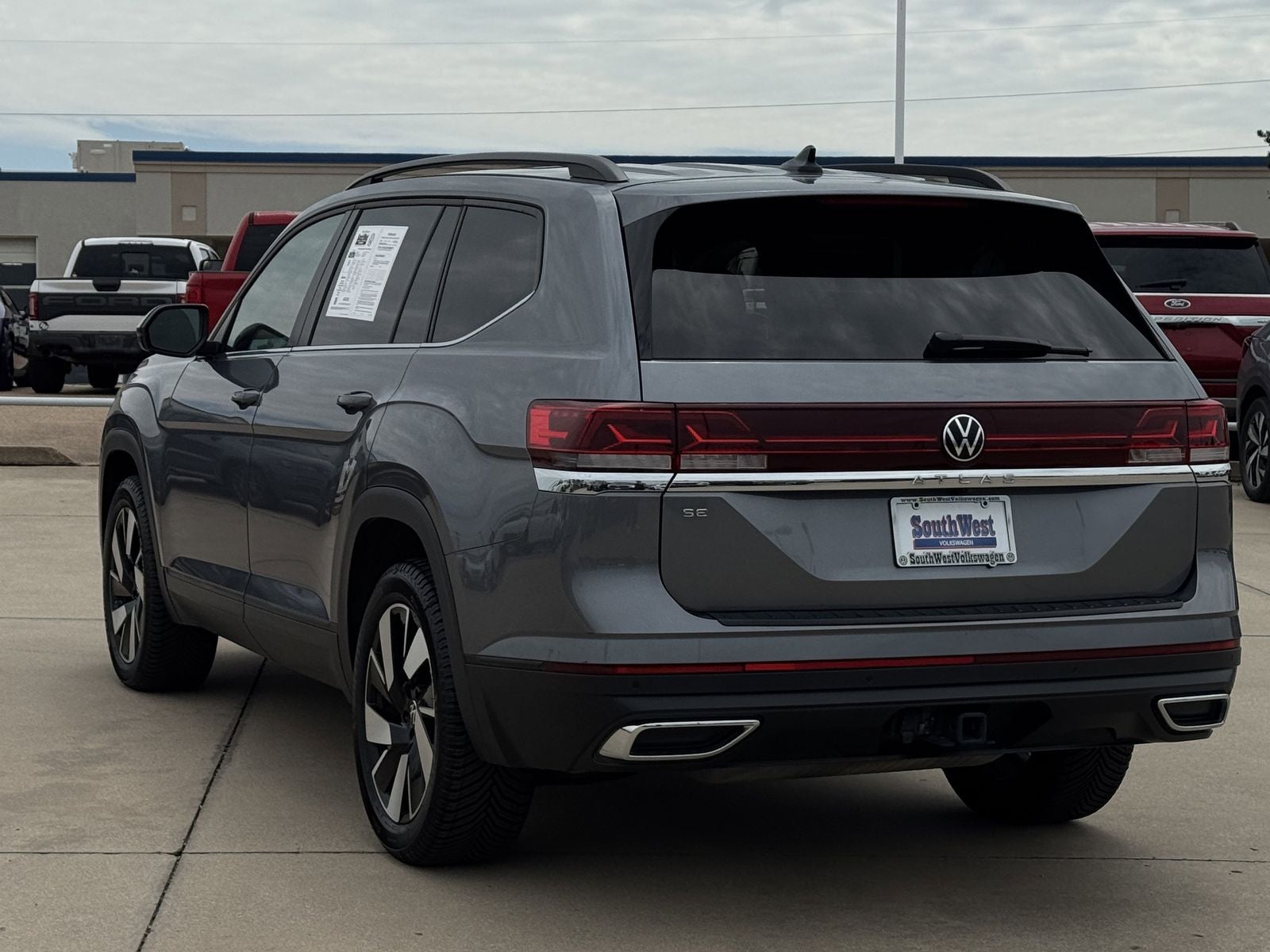 2024 Volkswagen Atlas 2.0T SE w/Technology