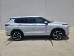 2023 Mitsubishi Outlander Base