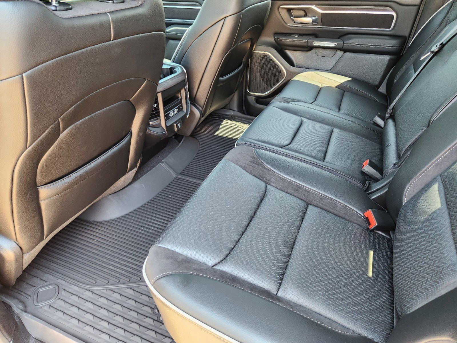 2025 RAM Ram 1500 Laramie Crew Cab 4x4 5'7' Box