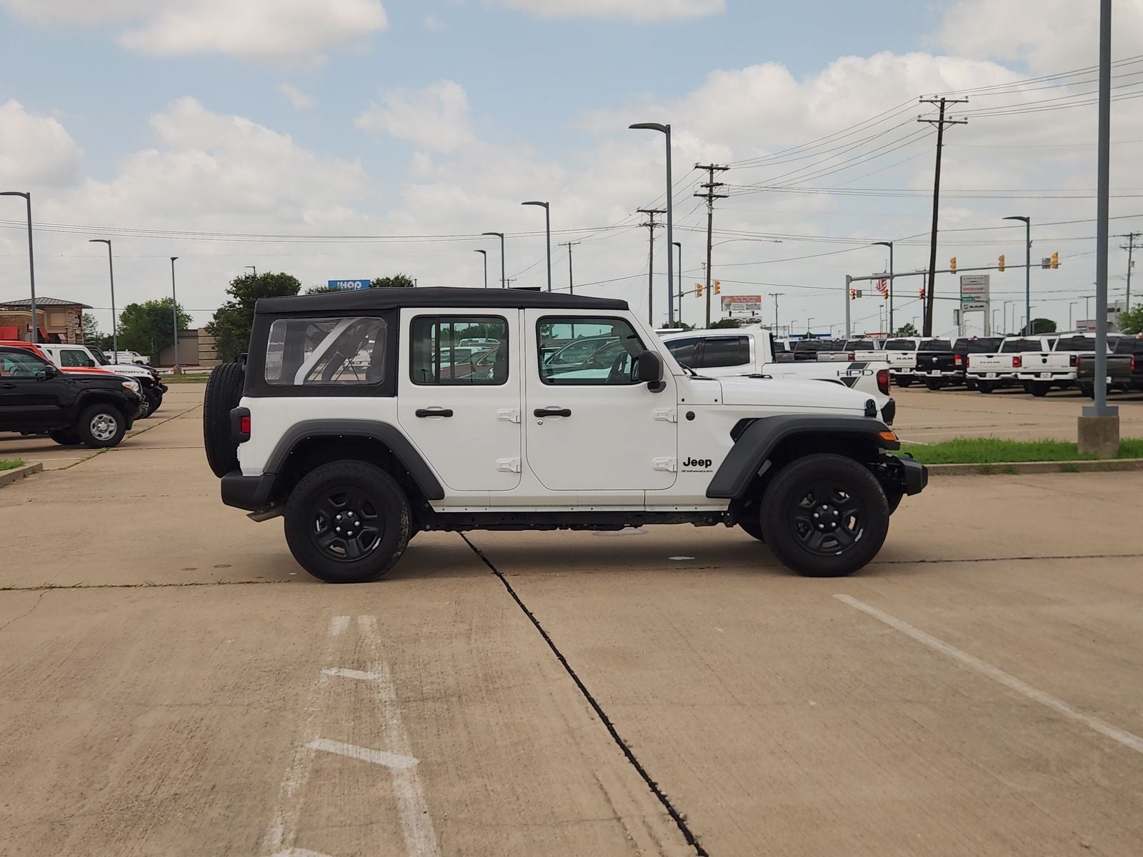2025 Jeep Wrangler Sport