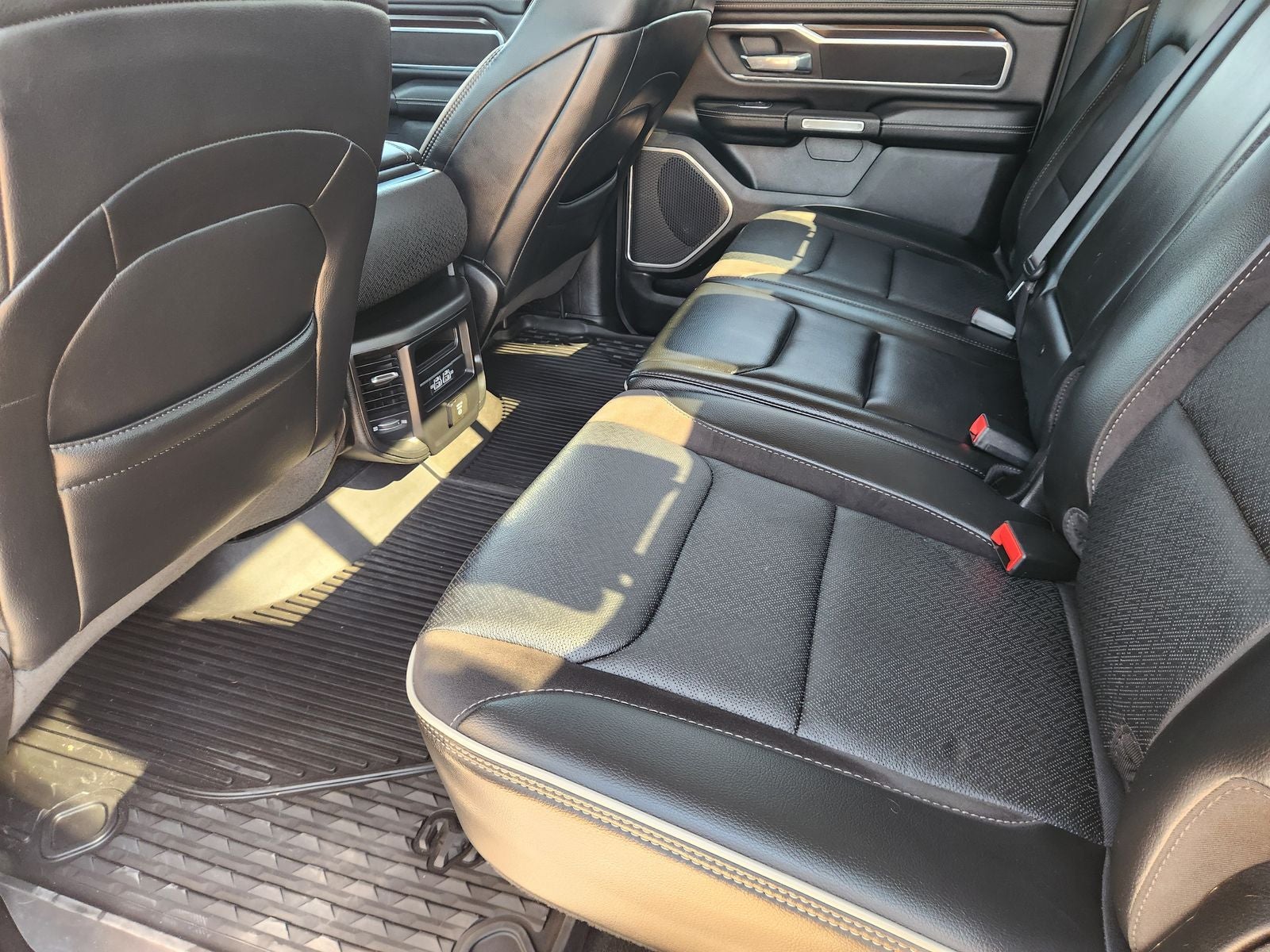 2022 RAM Ram 1500 Laramie Crew Cab 4x4 6'4' Box