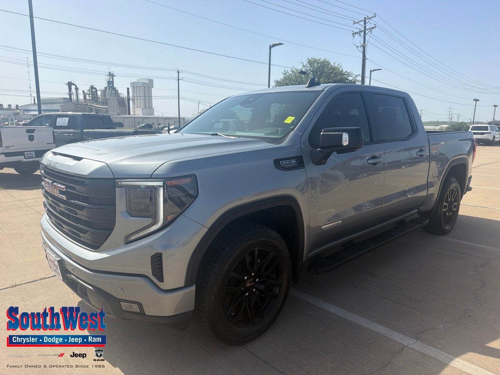 2025 GMC Sierra 1500 Elevation