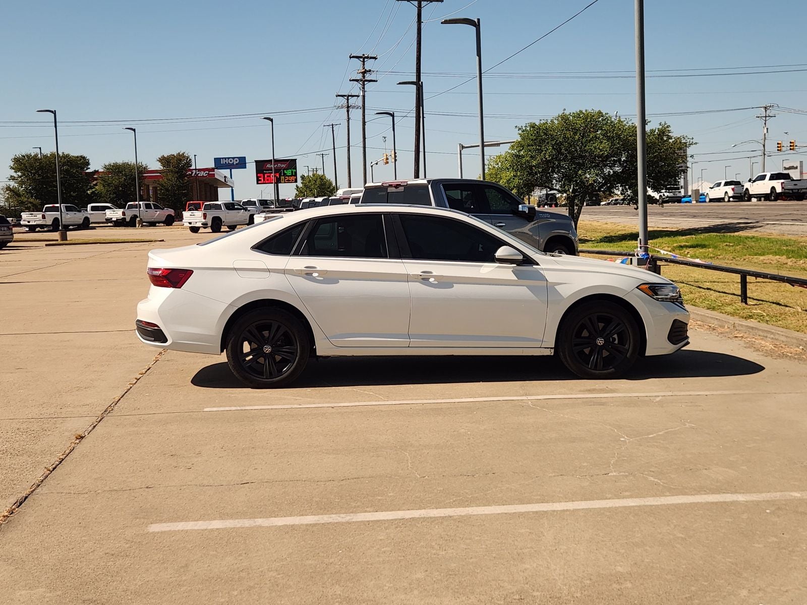 2024 Volkswagen Jetta 1.5T SE