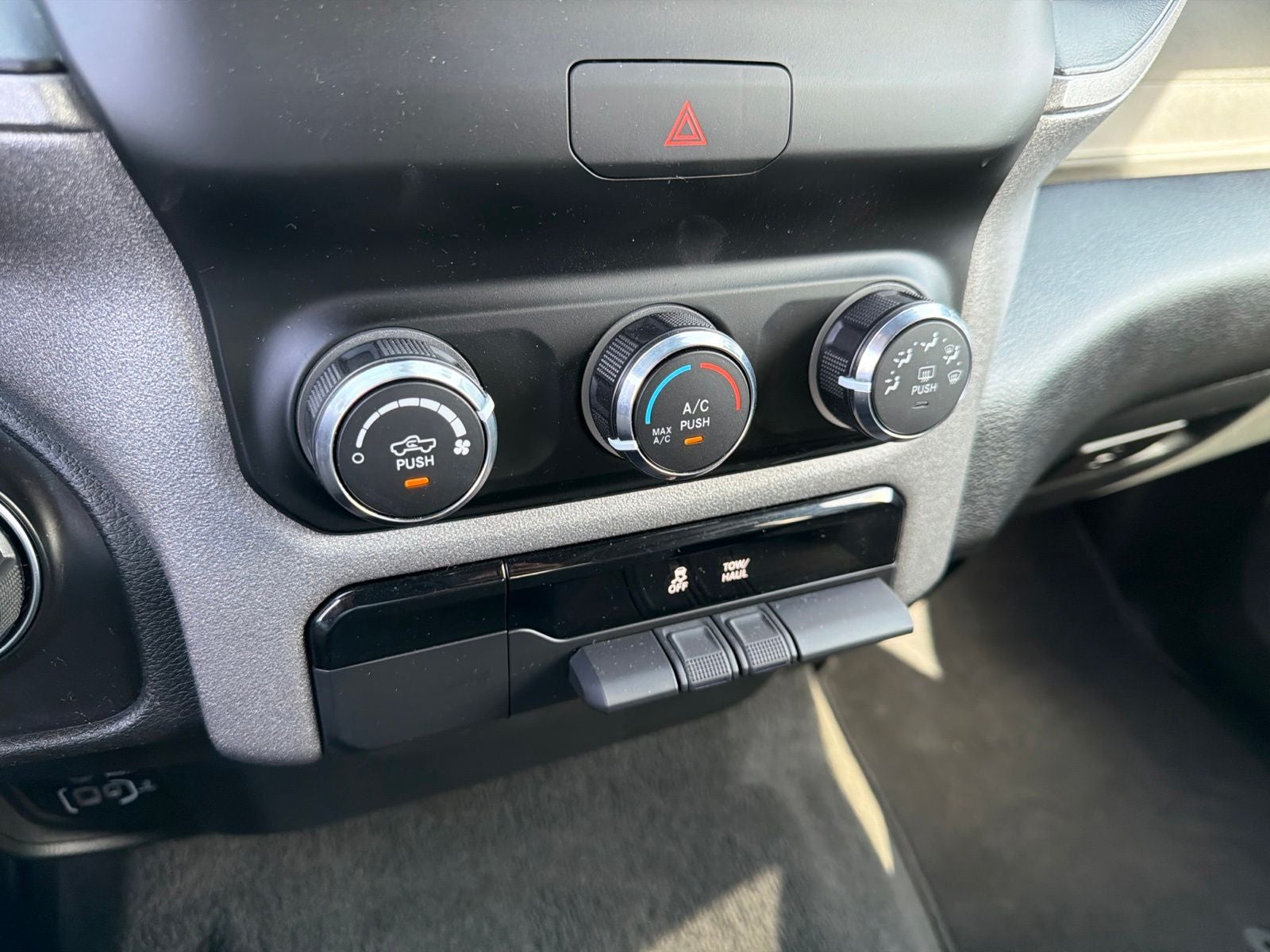 2024 RAM Ram 1500 Tradesman Crew Cab 4x4 5'7' Box