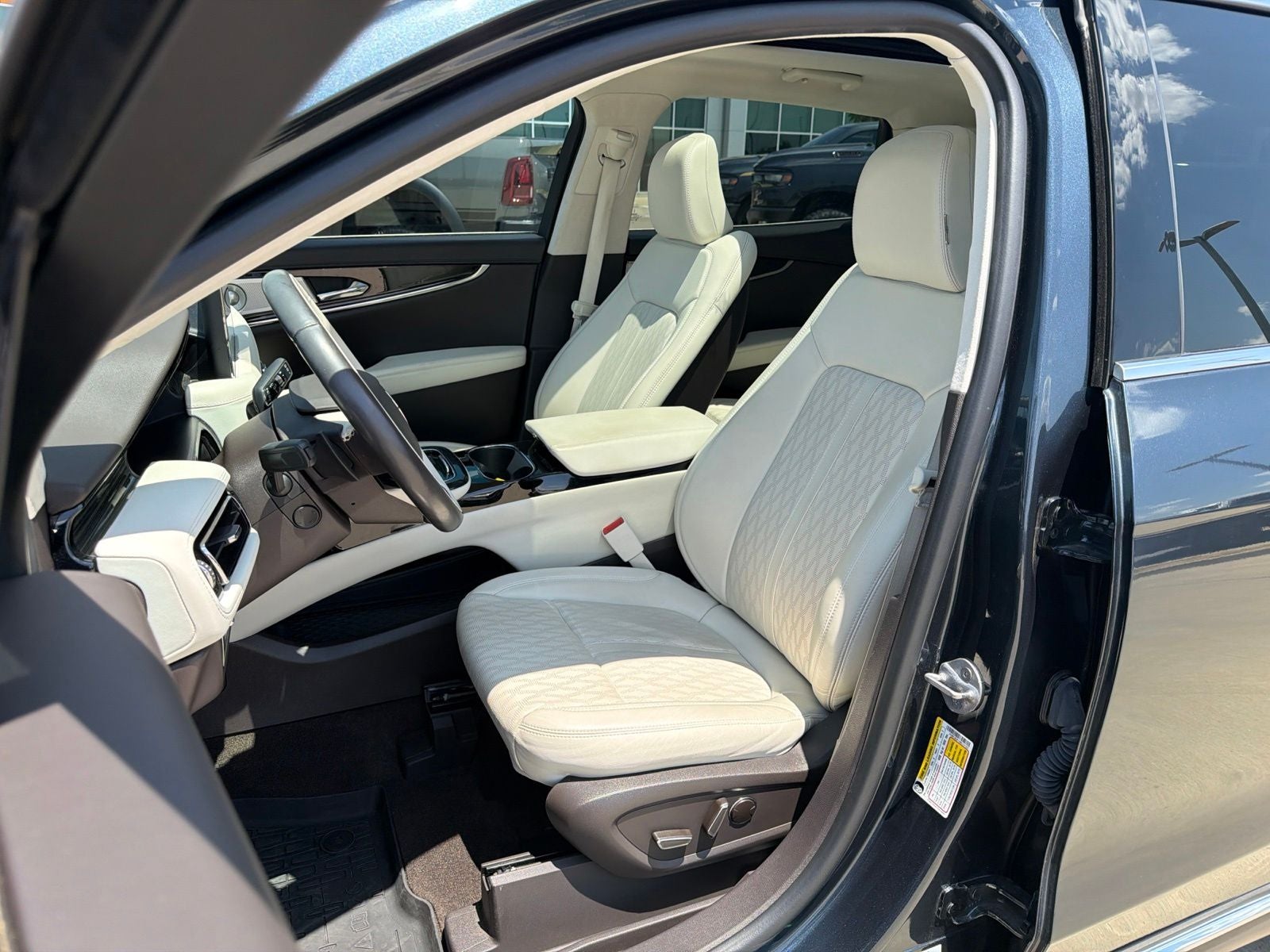 2022 Lincoln Nautilus Black Label