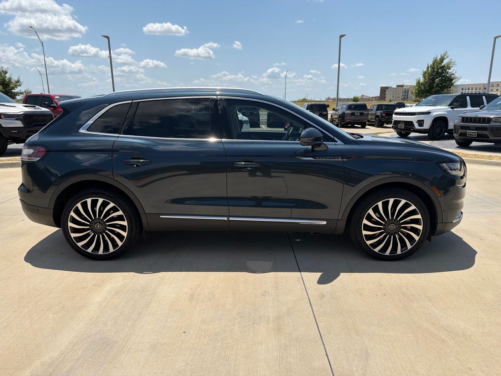 2022 Lincoln Nautilus Black Label