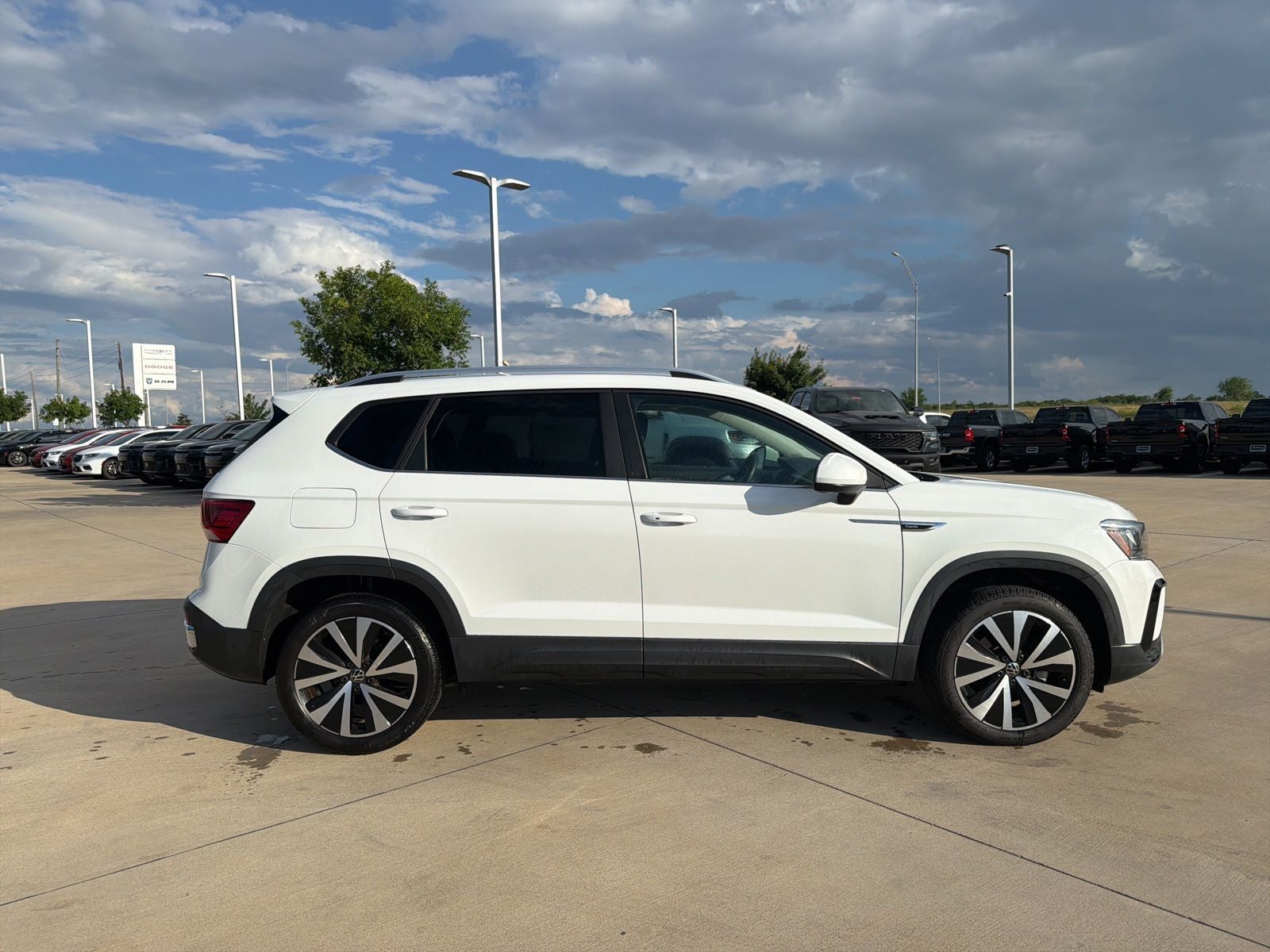 2024 Volkswagen Taos 1.5T SE