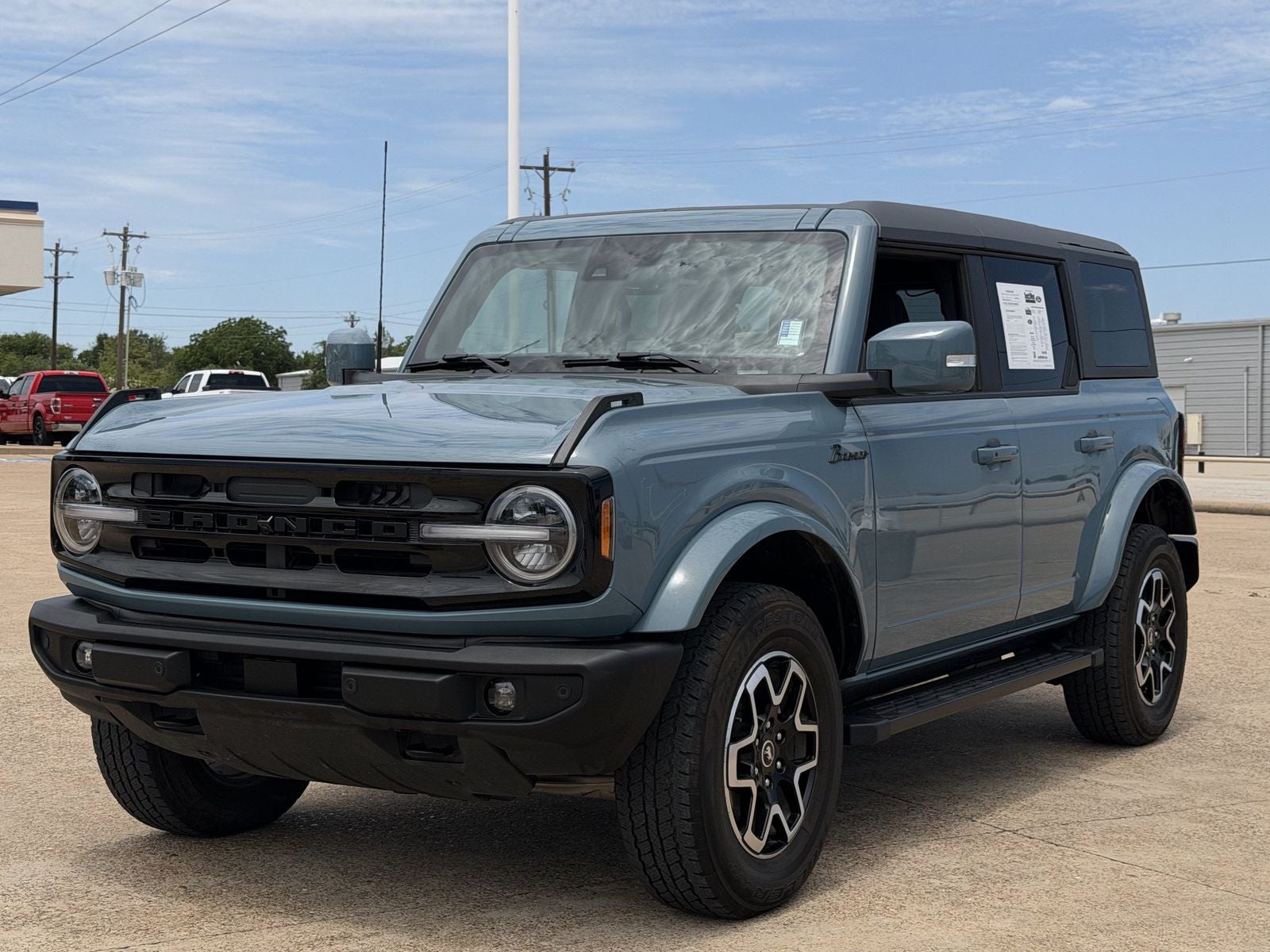 2023 Ford Bronco Outer Banks