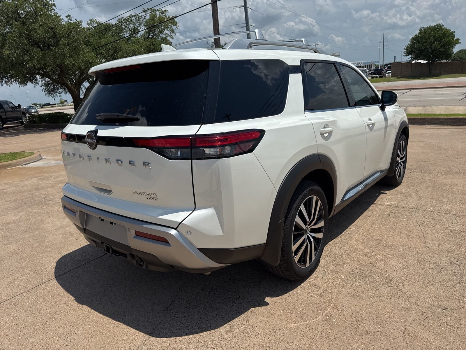 2024 Nissan Pathfinder Platinum
