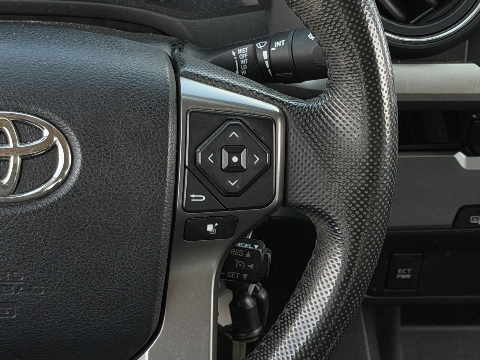 2016 Toyota Tacoma SR5