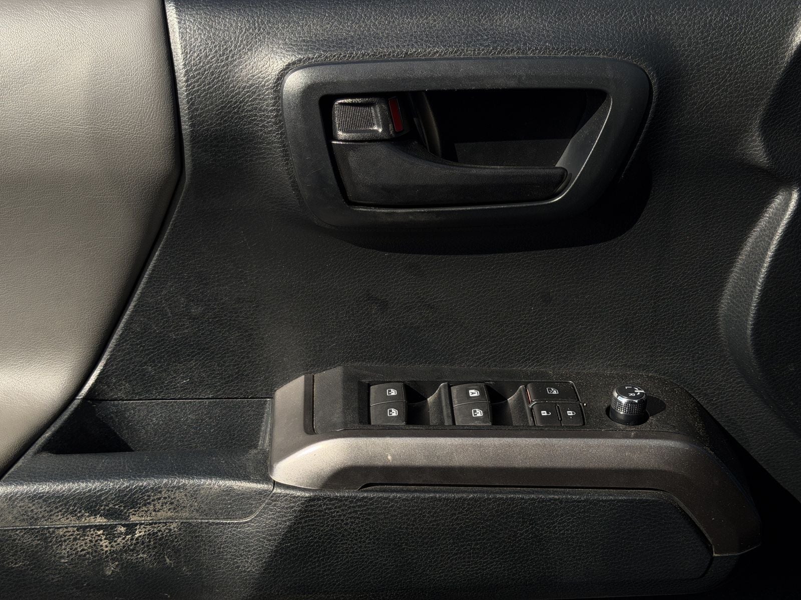 2016 Toyota Tacoma SR5