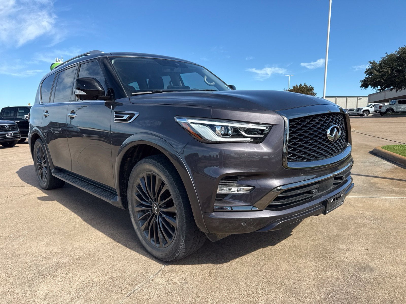 2023 INFINITI QX80 Premium Select