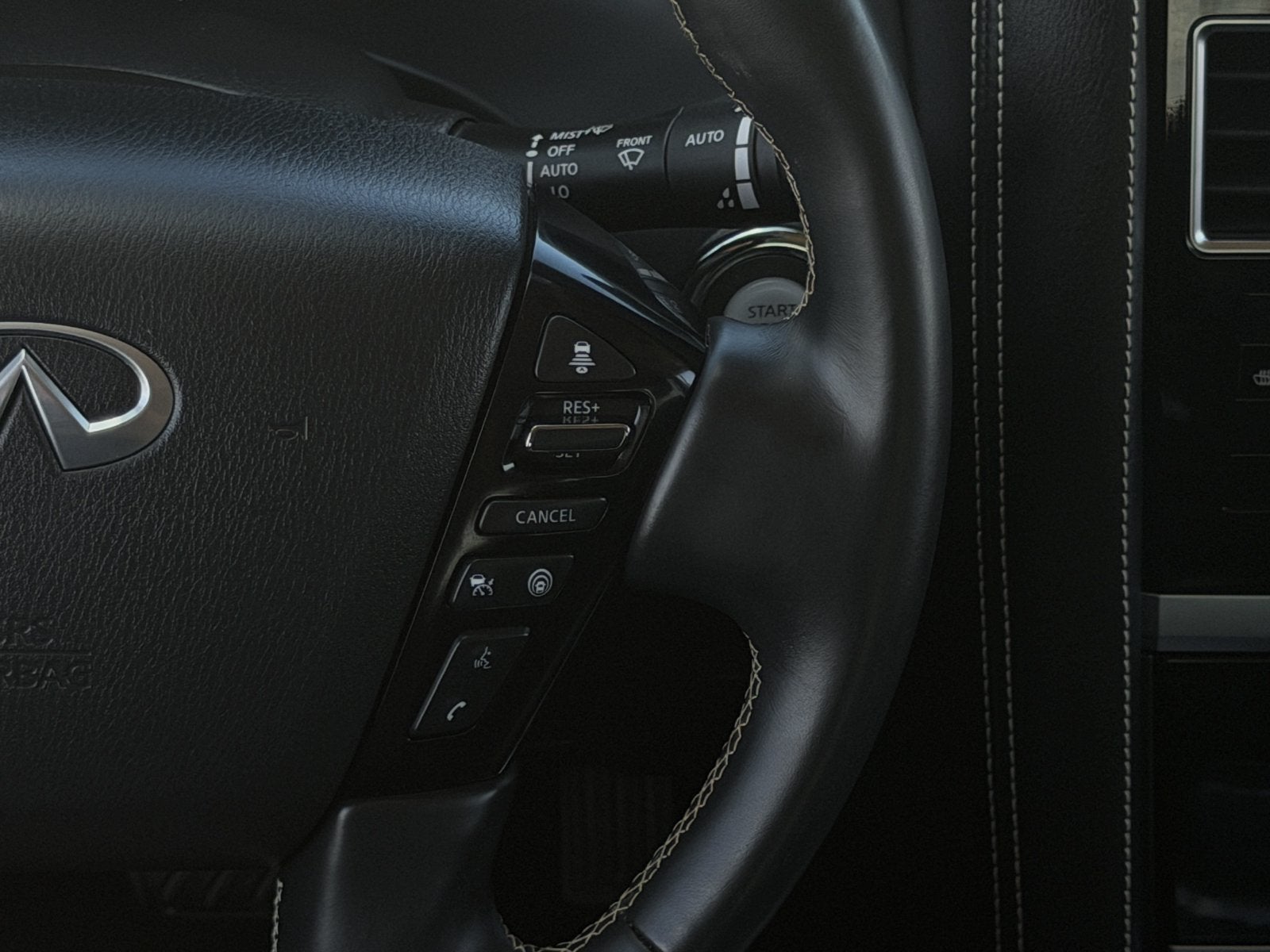 2023 INFINITI QX80 Premium Select