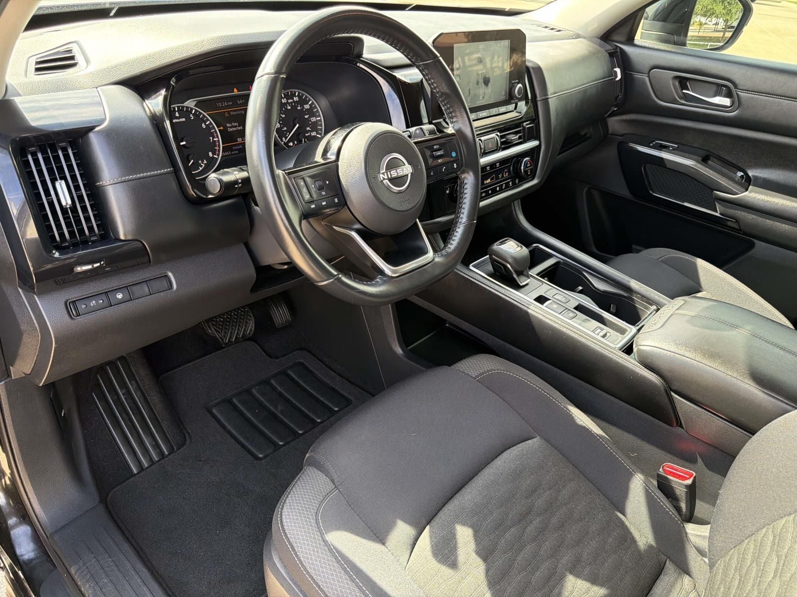 2022 Nissan Pathfinder SV