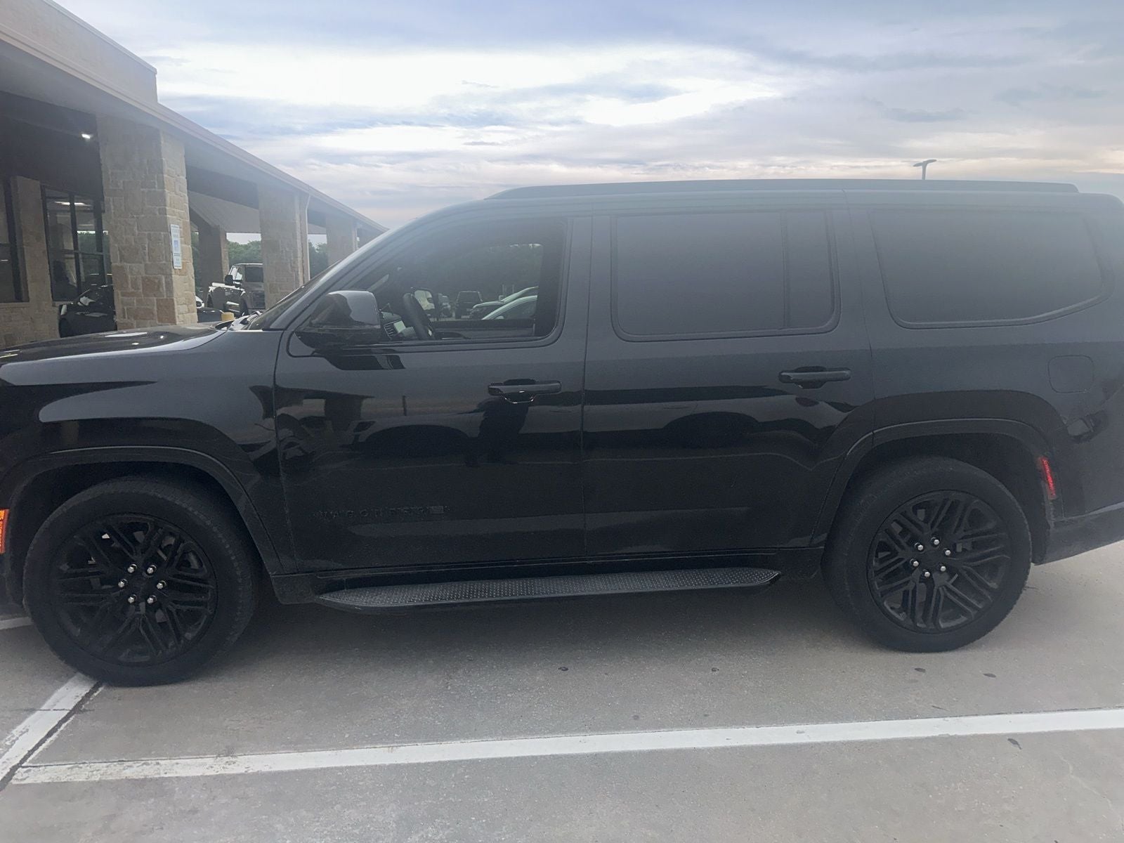2023 Jeep Wagoneer Series II