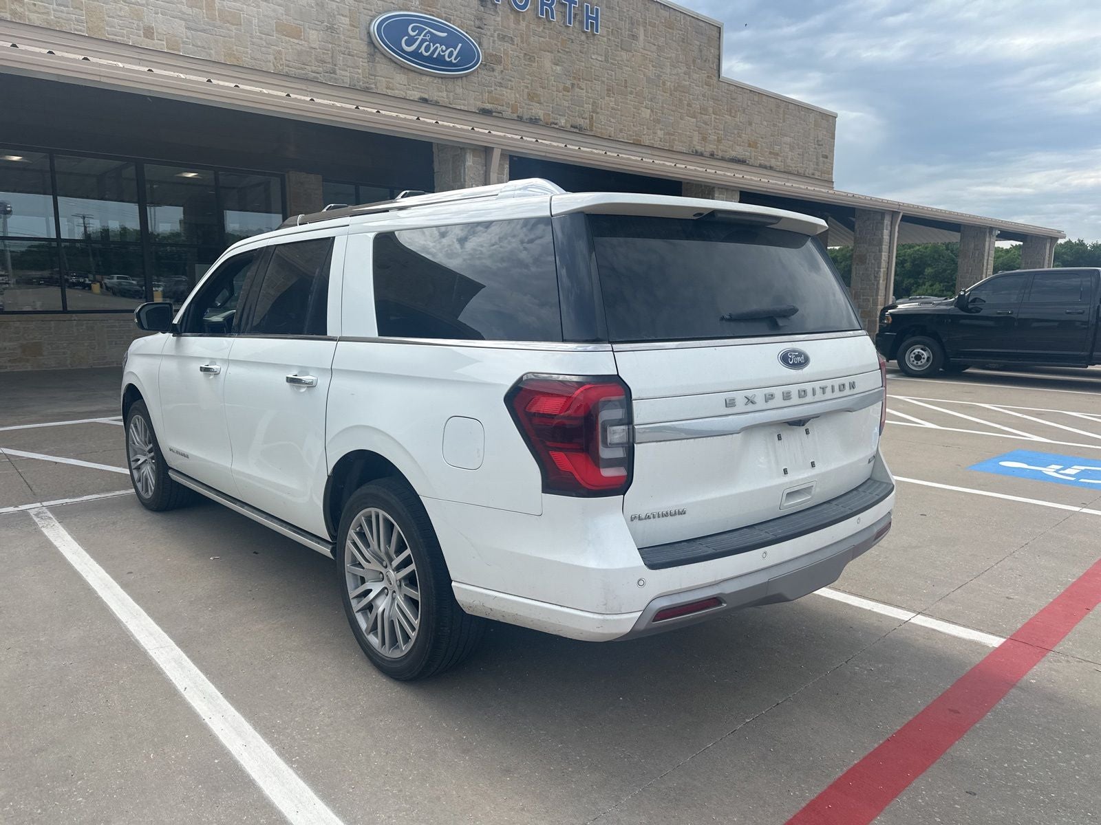 2023 Ford Expedition Max Platinum