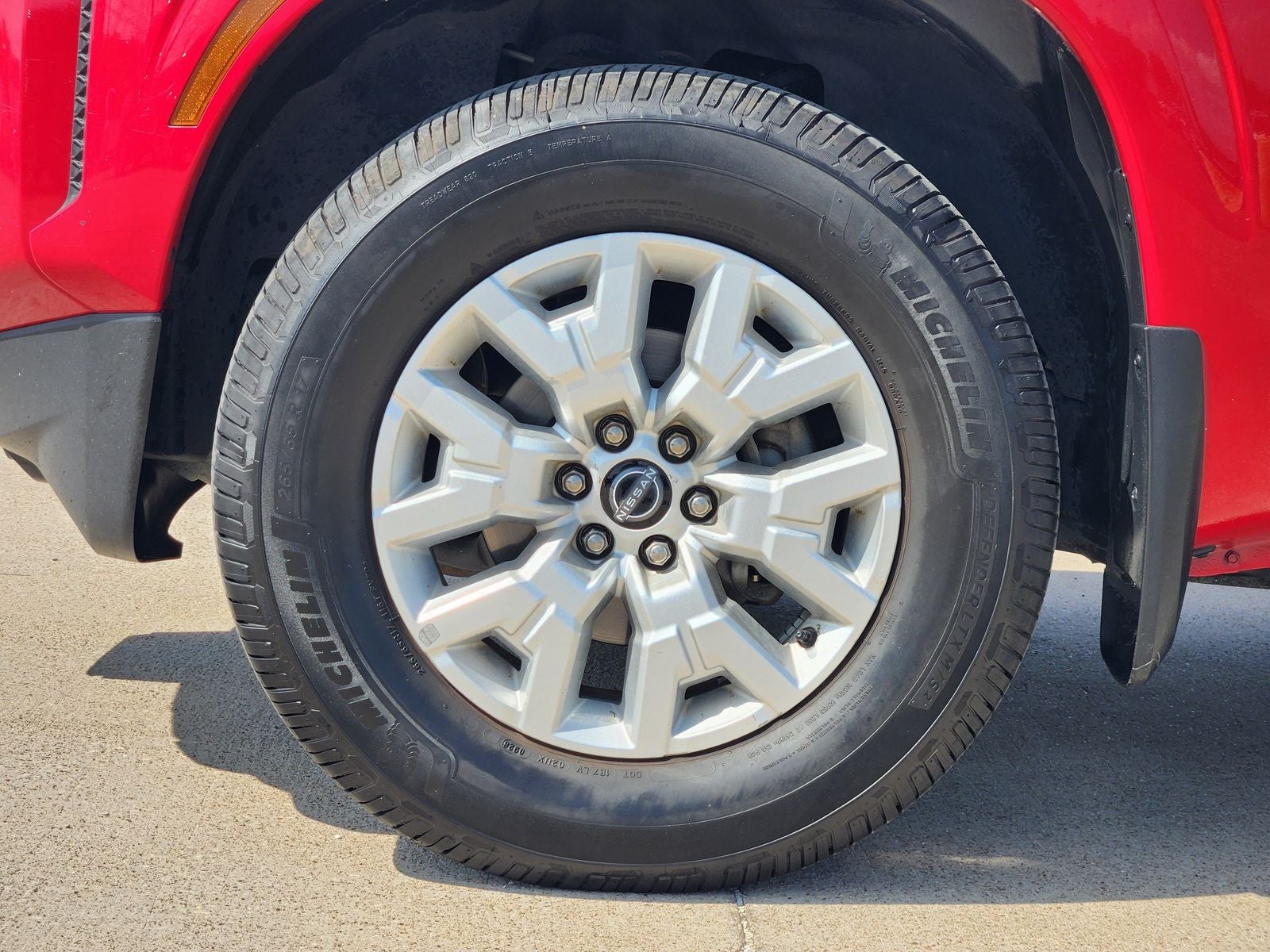 2023 Nissan Frontier SV