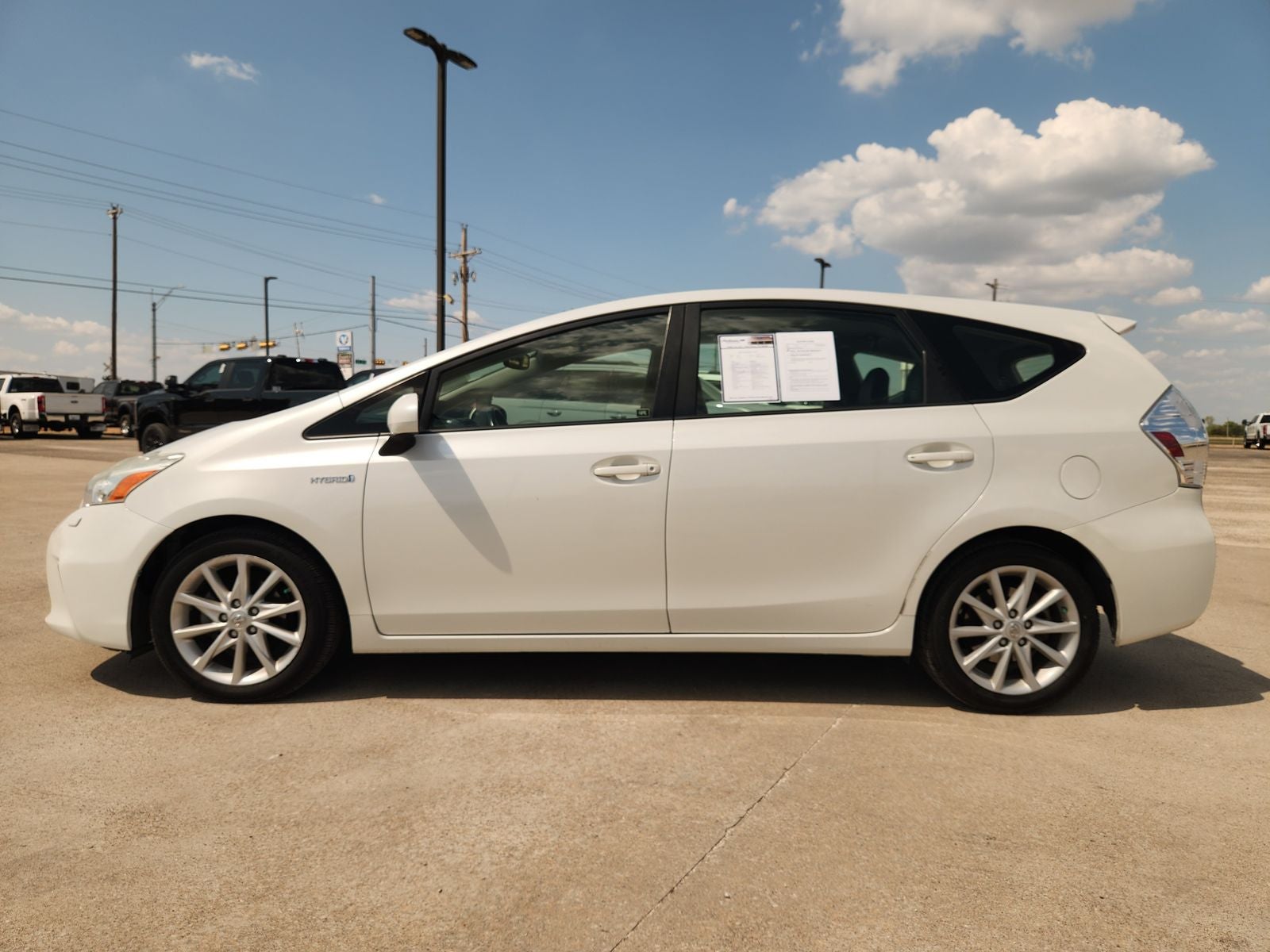 2014 Toyota Prius v Five