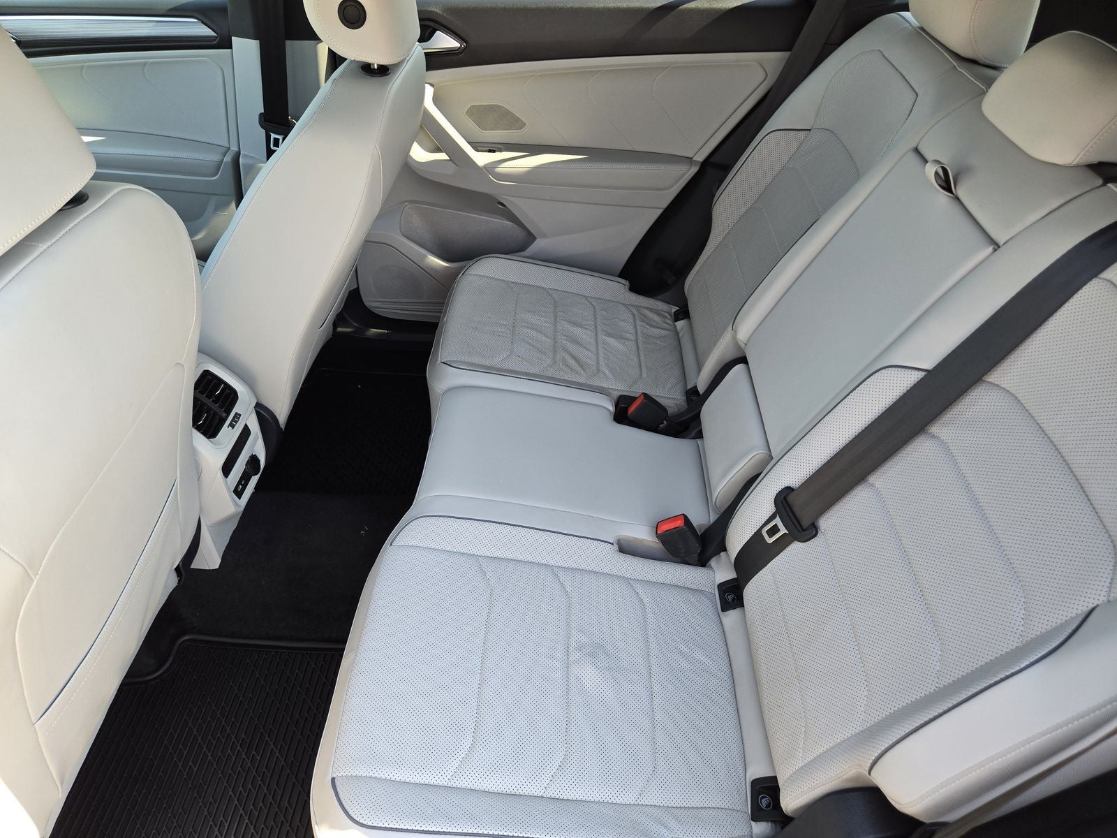 2024 Volkswagen Tiguan 2.0T SEL R-Line