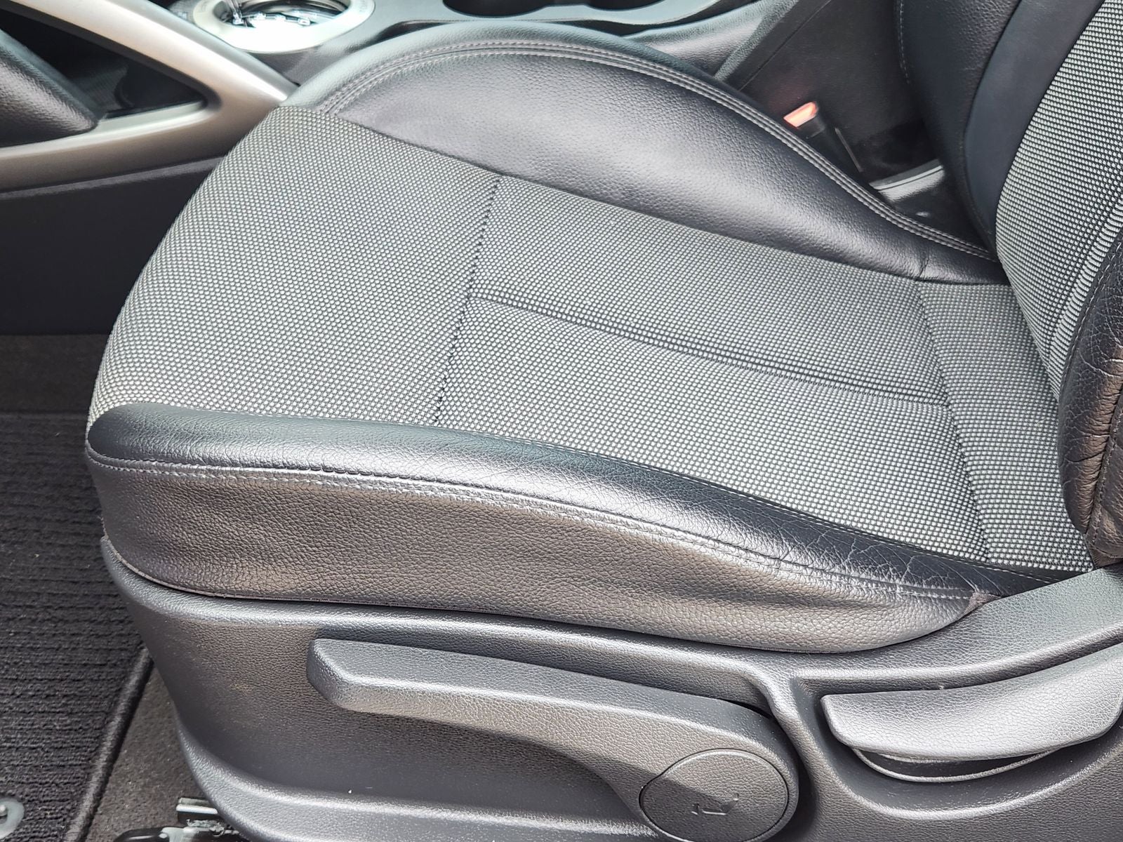 2016 Hyundai Veloster Base