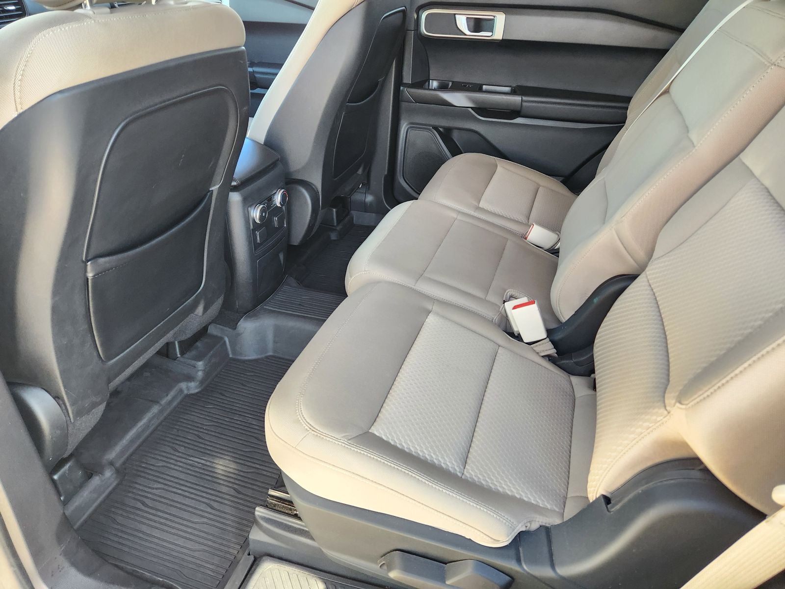 2020 Ford Explorer Base