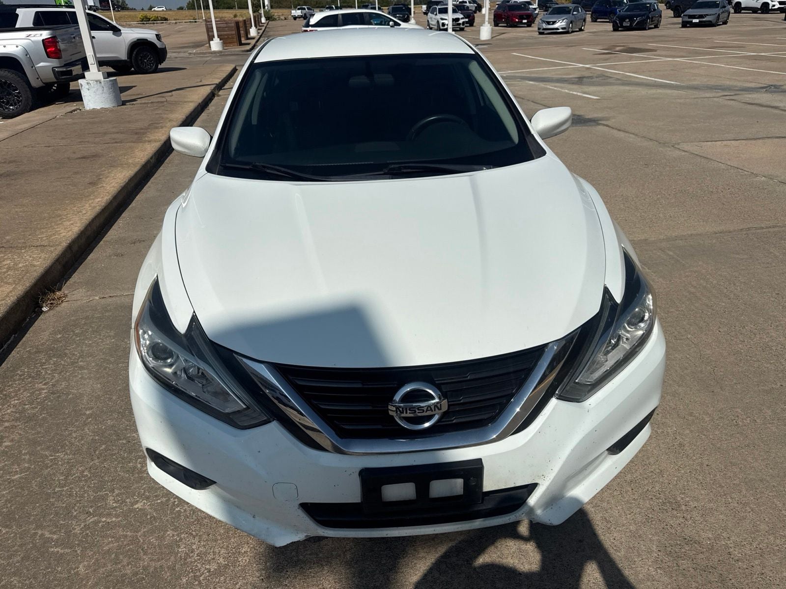 Used 2018 Nissan Altima SV with VIN 1N4AL3AP1JC173475 for sale in Denison, TX
