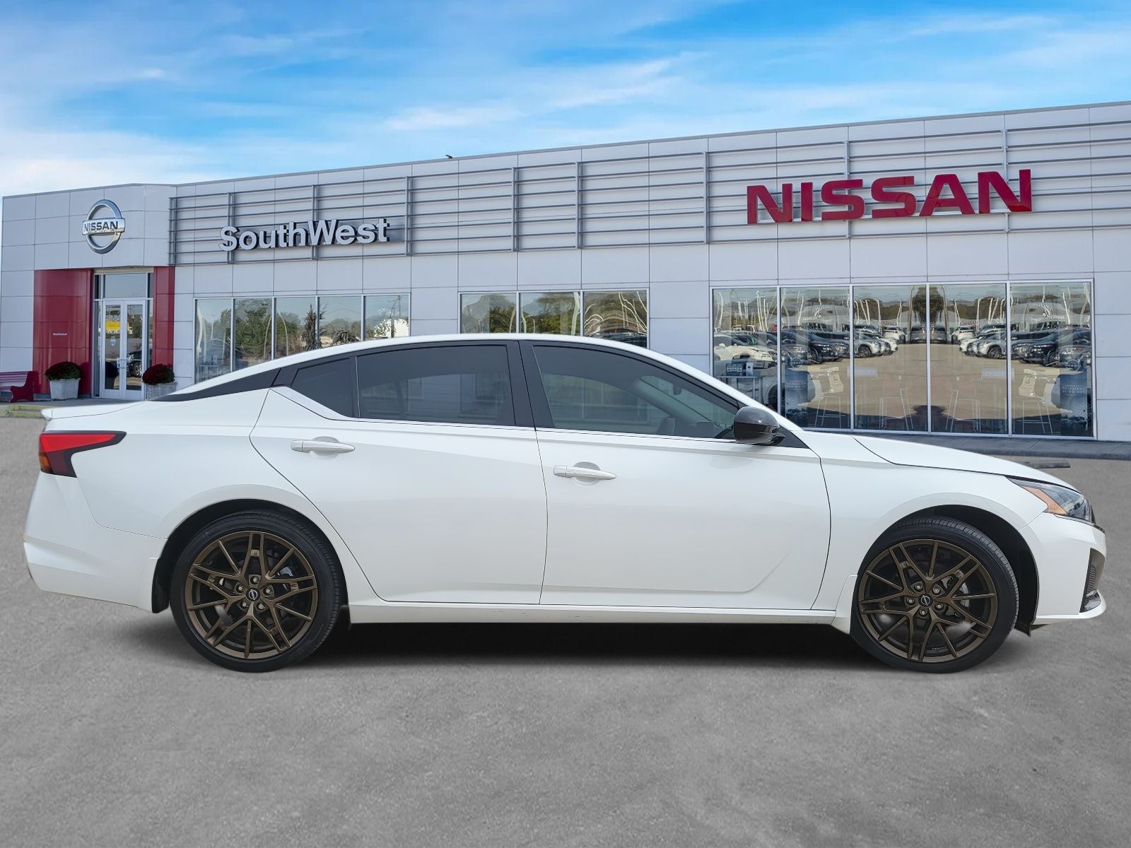 2025 Nissan Altima 2.5 SR