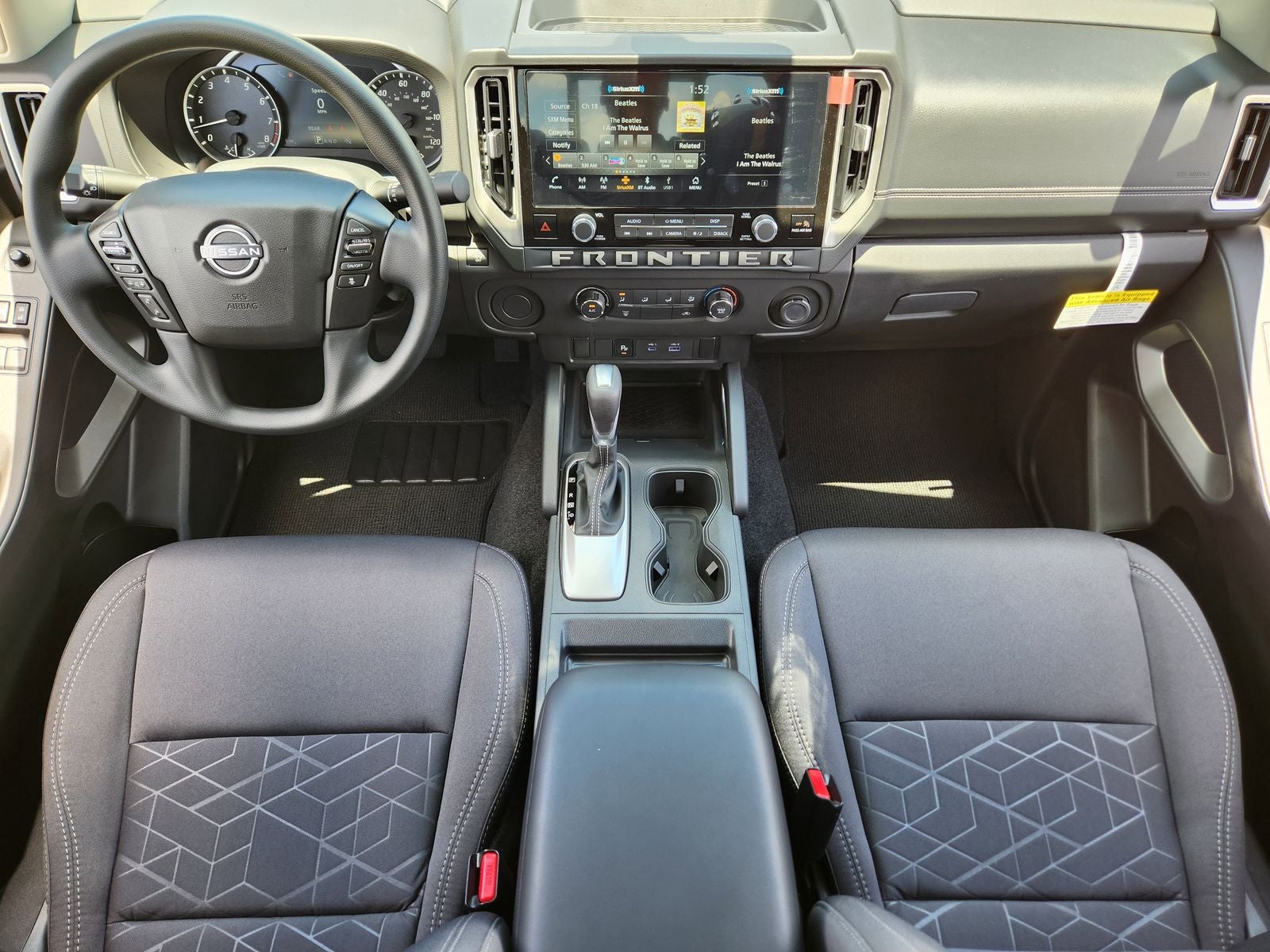 2025 Nissan Frontier SV