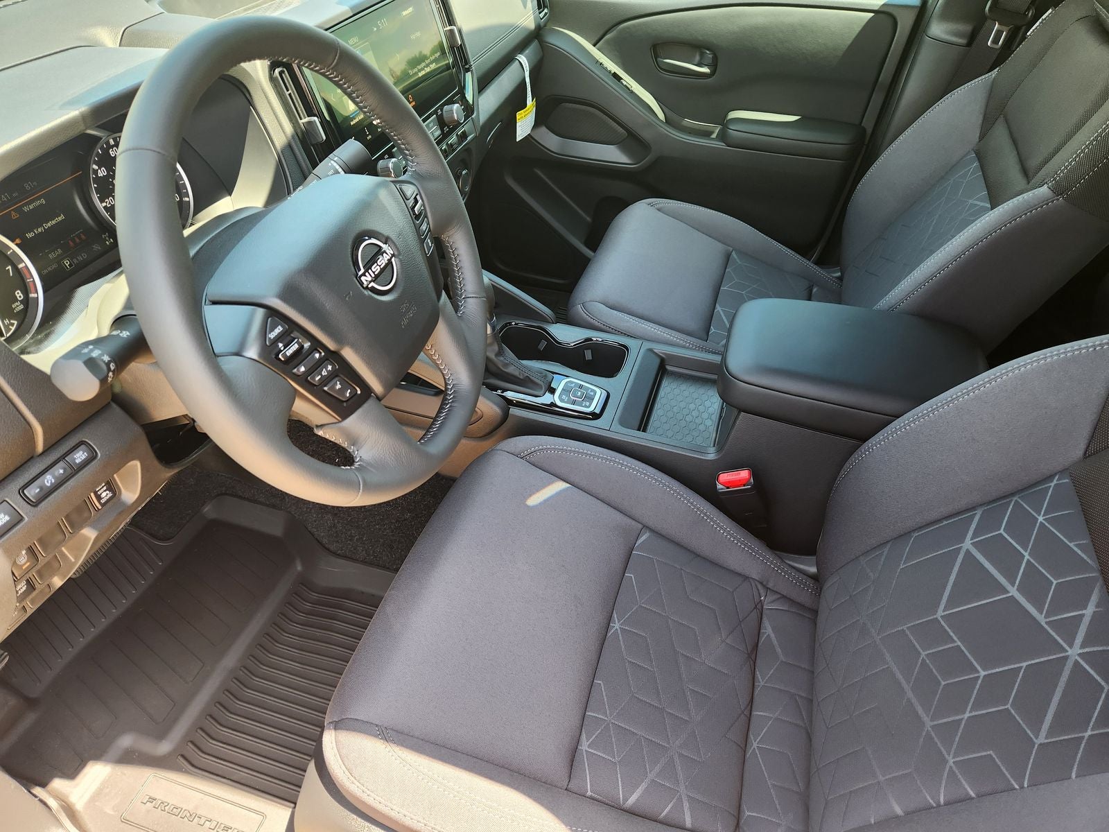 2026 Nissan Frontier Dark Armor
