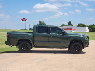 2026 Nissan Frontier Dark Armor