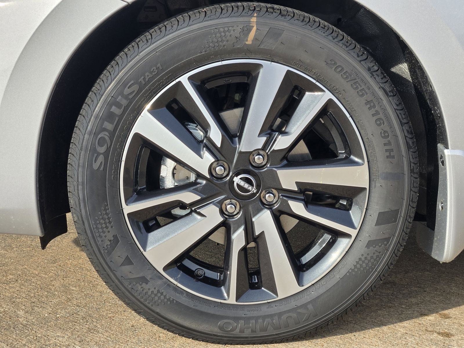 2025 Nissan Versa 1.6 SV