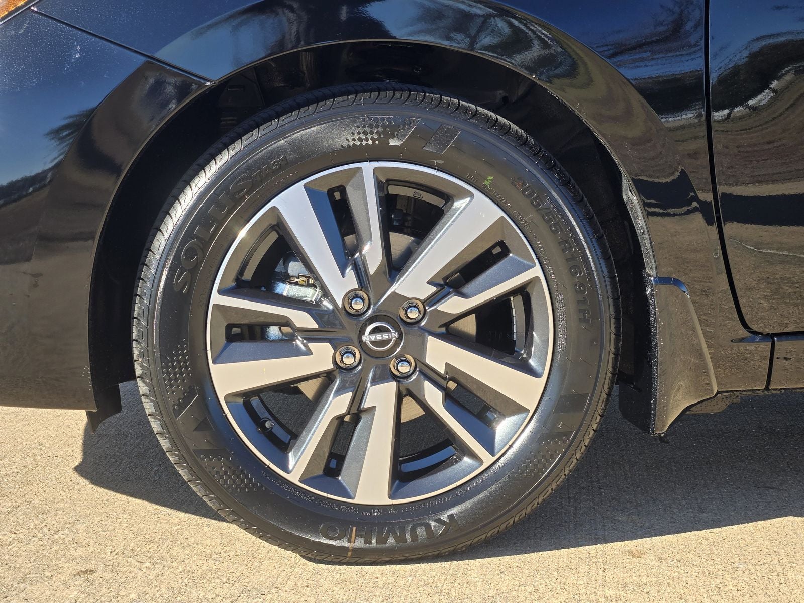 2025 Nissan Versa 1.6 SV