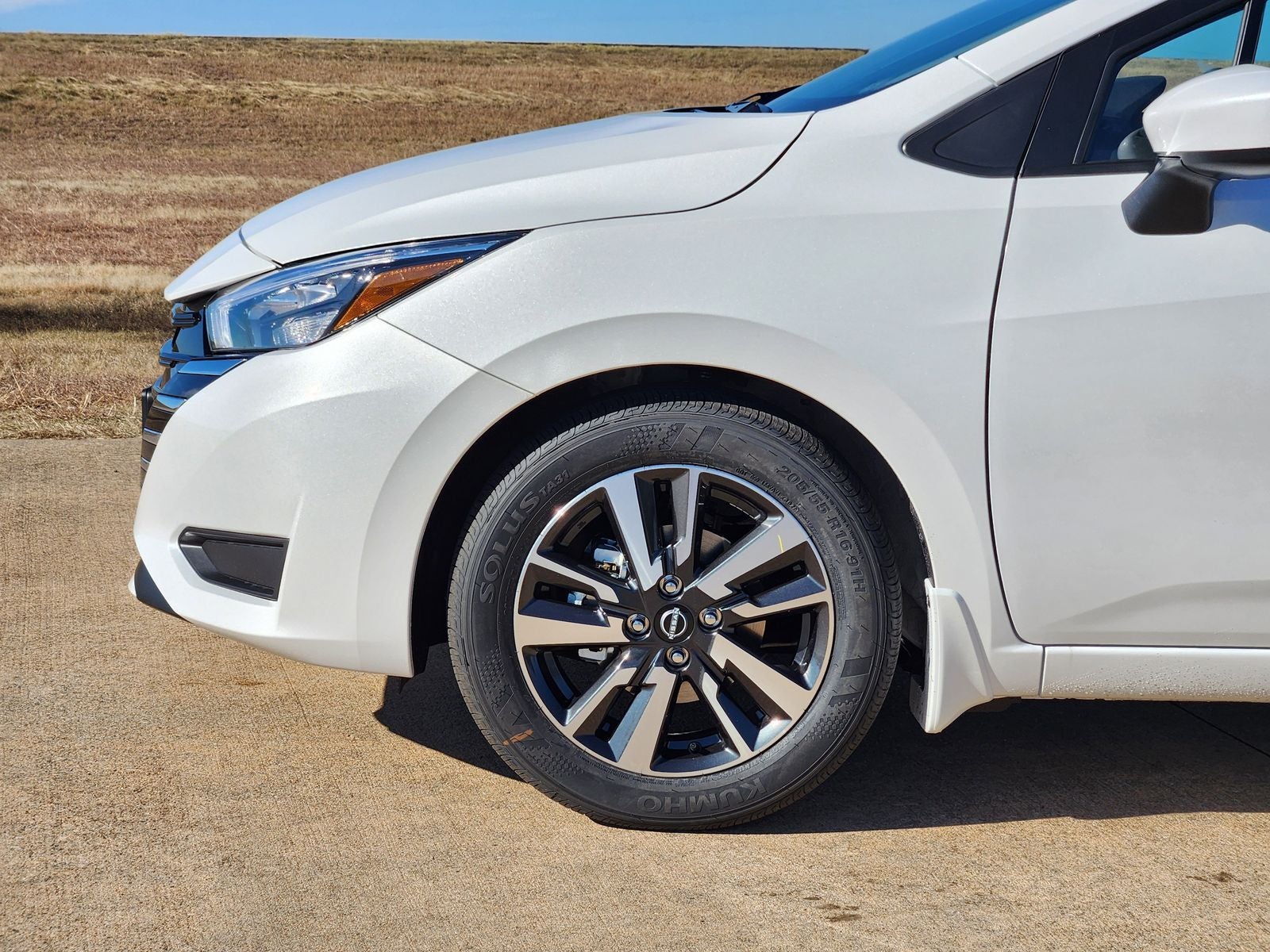 2025 Nissan Versa 1.6 SV