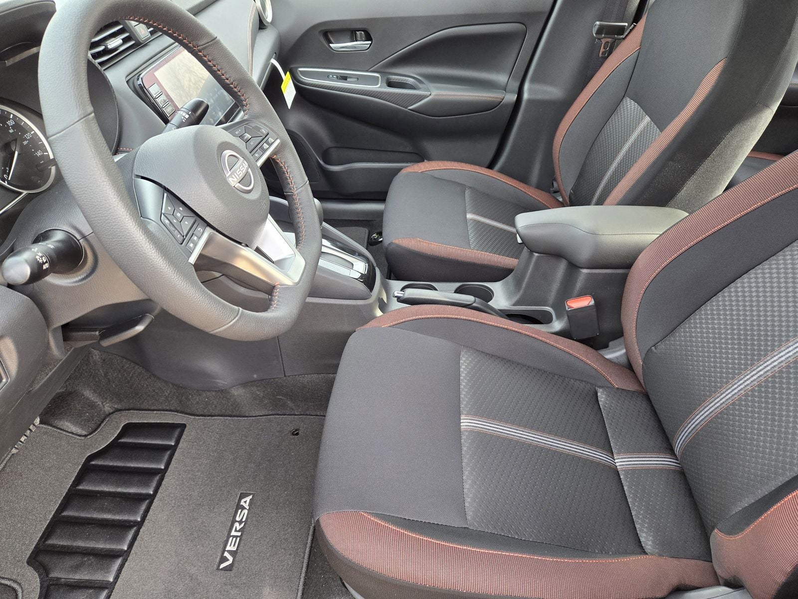 2025 Nissan Versa 1.6 SR