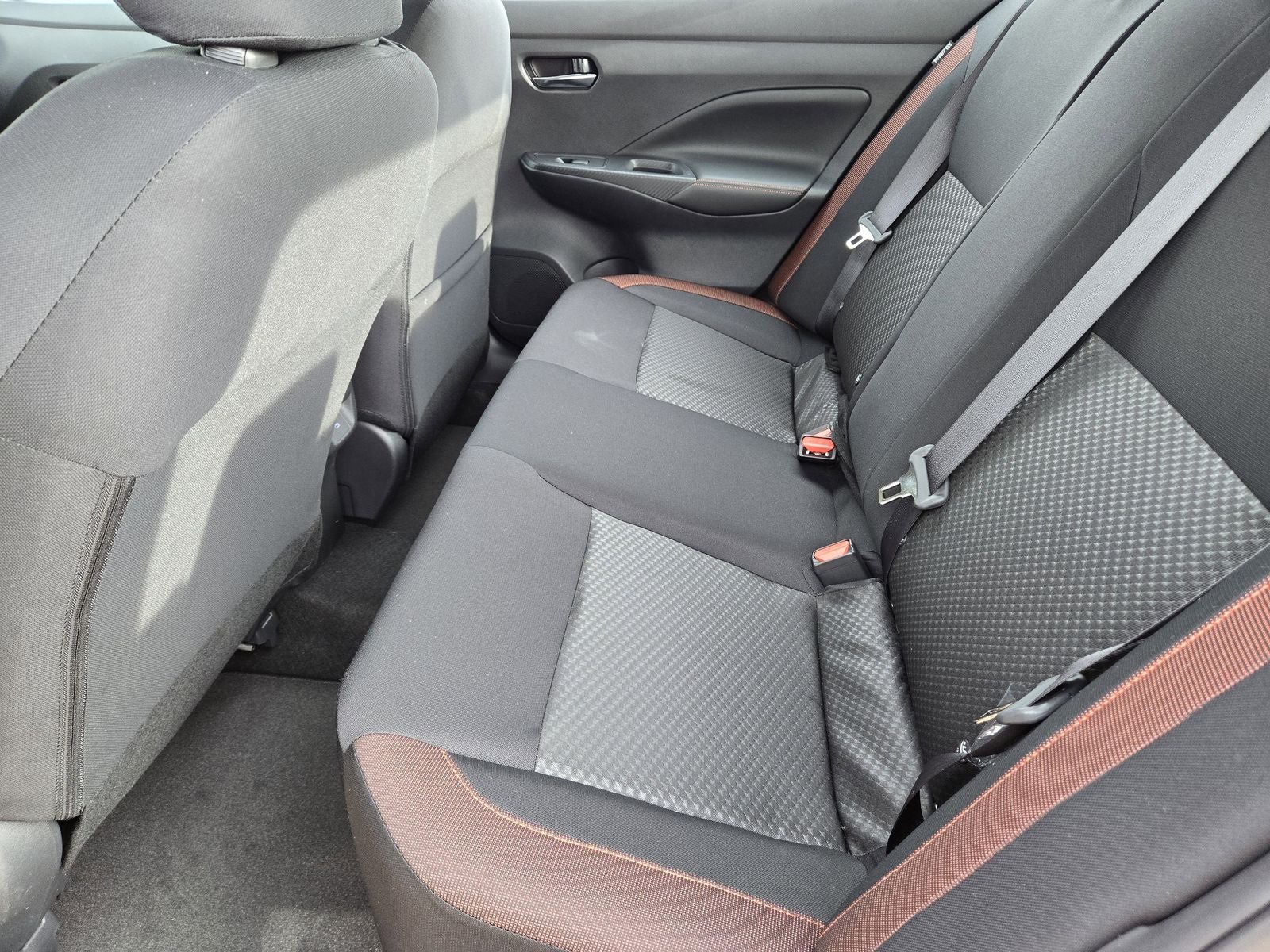 2025 Nissan Versa 1.6 SR