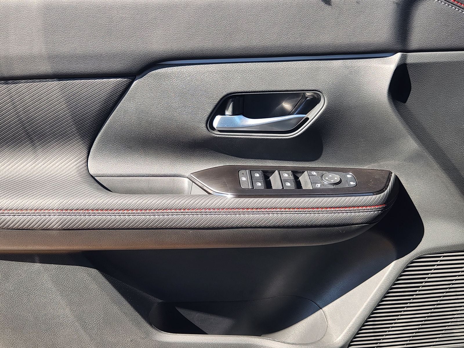 2027 Nissan Kicks SR