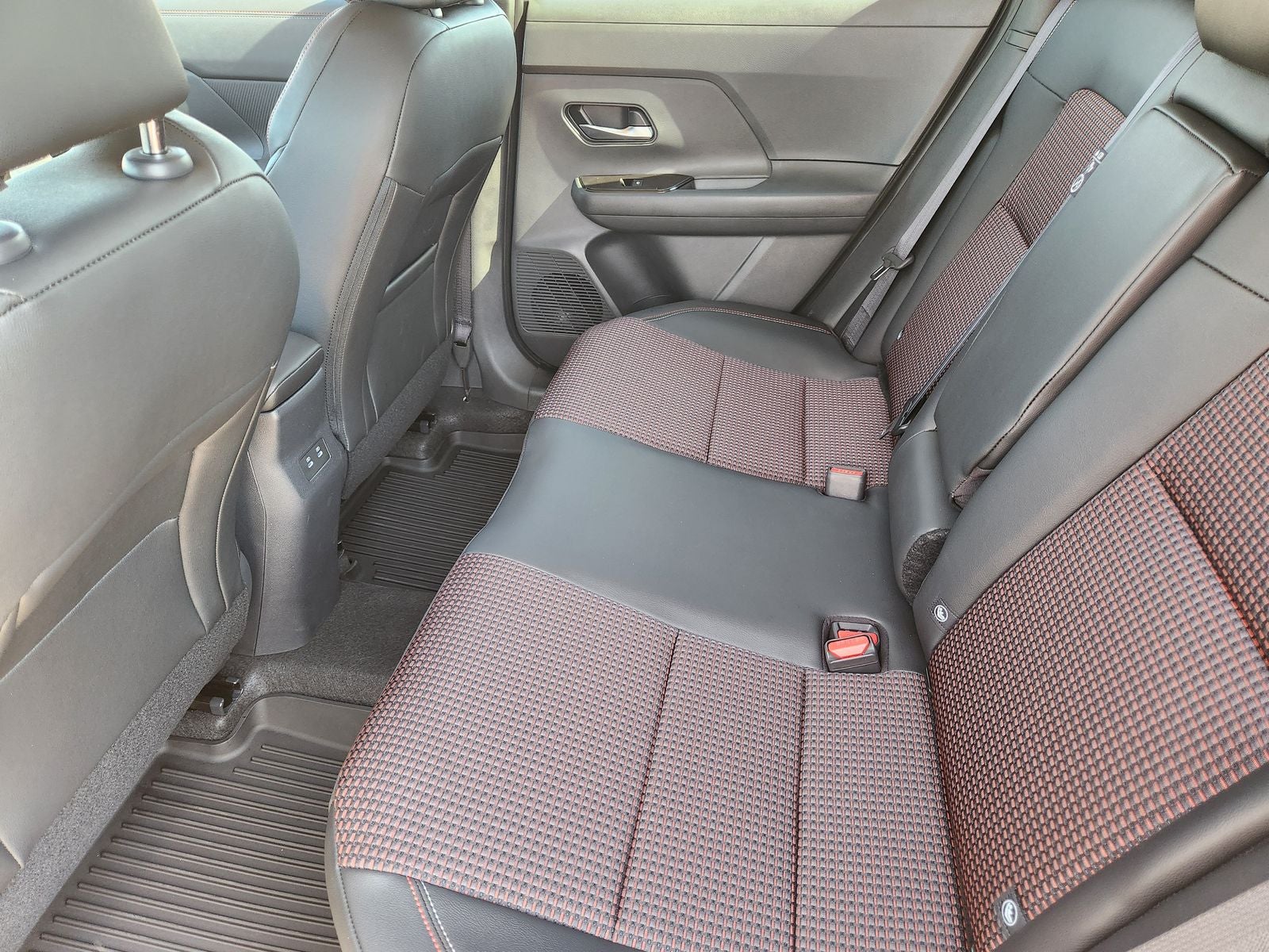 2027 Nissan Kicks SR
