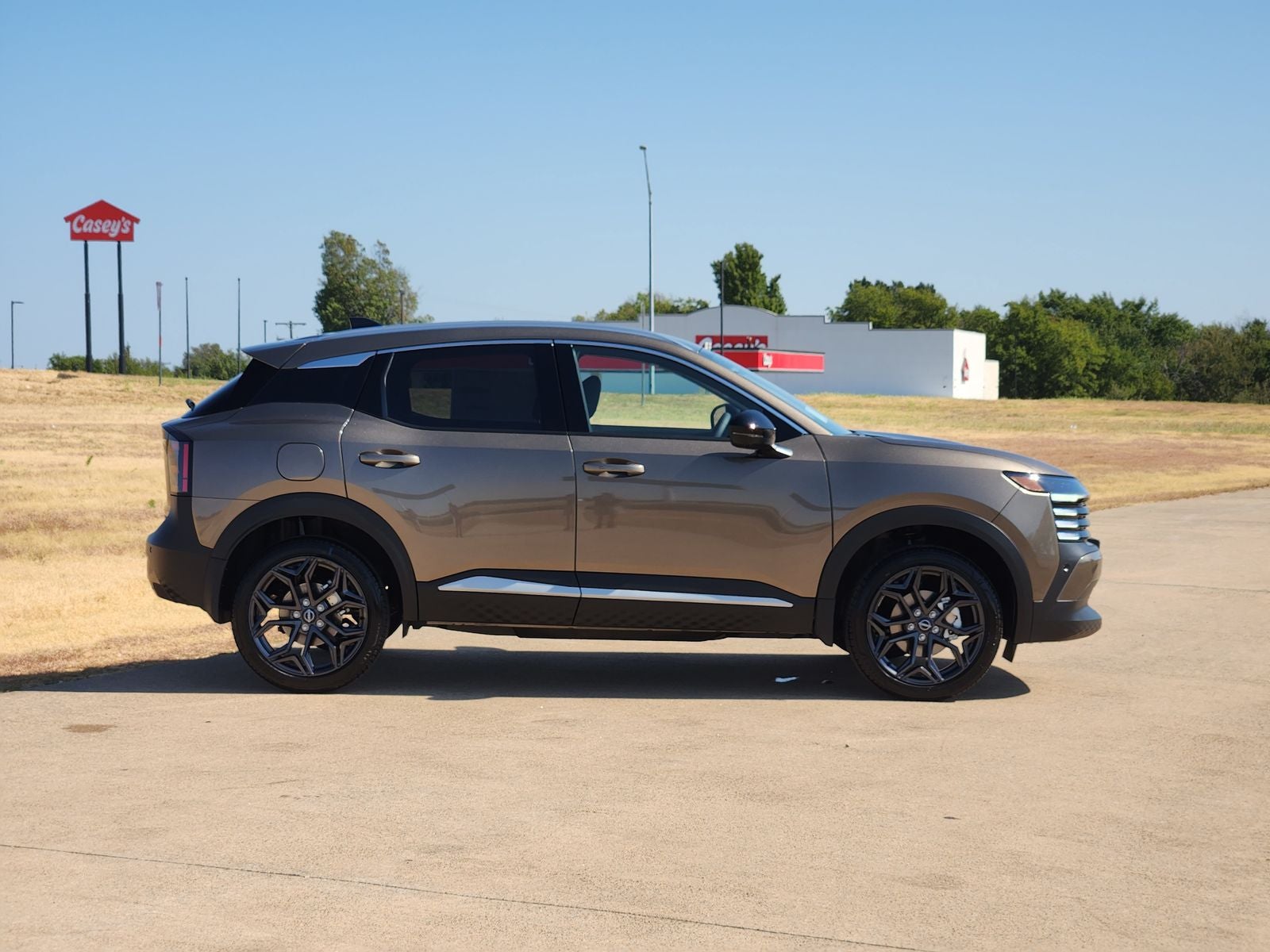 2027 Nissan Kicks SR
