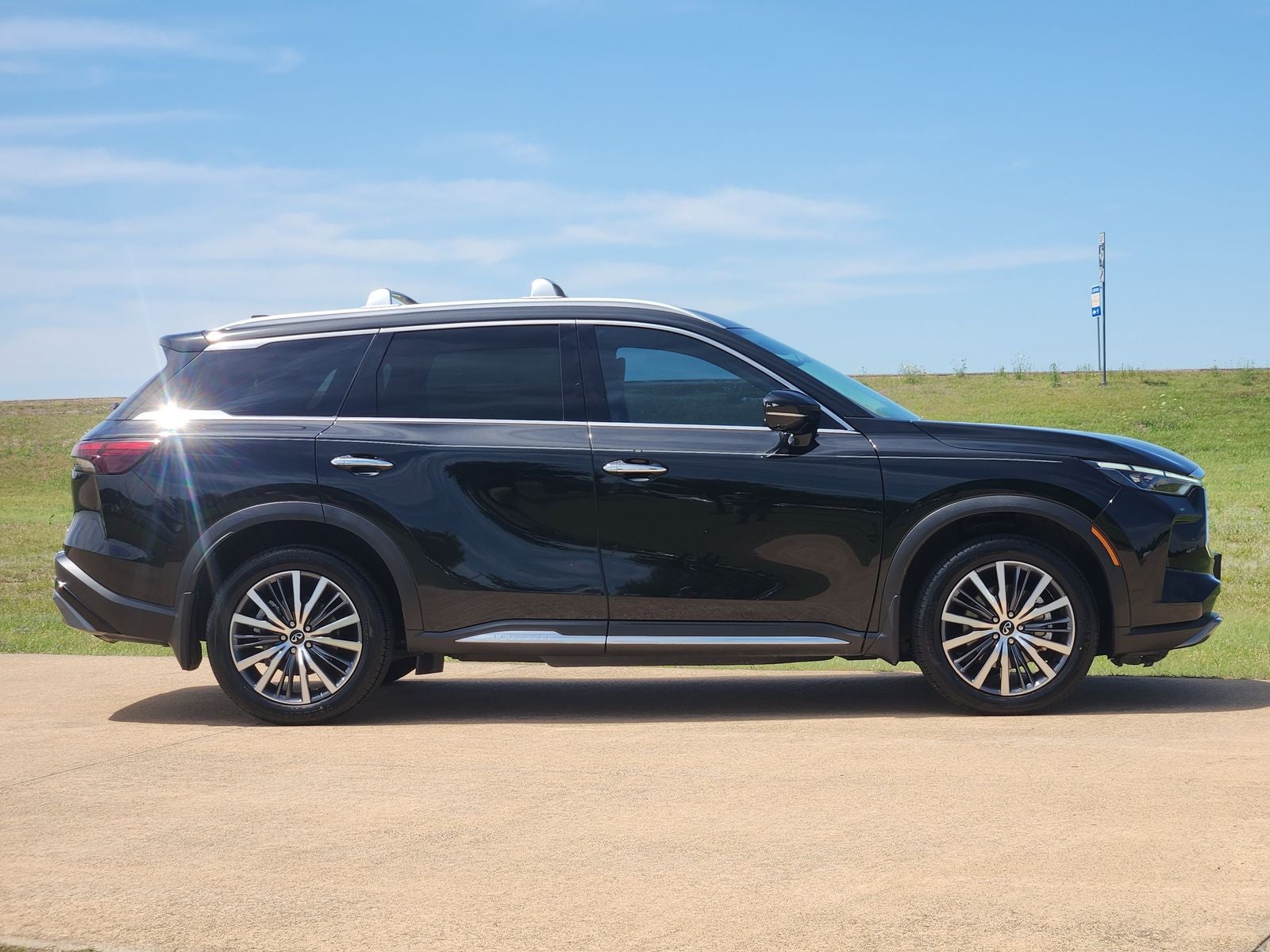 2023 INFINITI QX60 Sensory