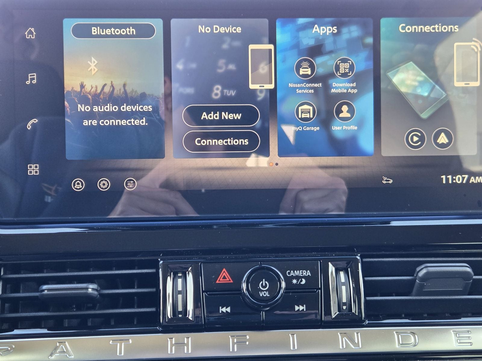 2026 Nissan Pathfinder SV