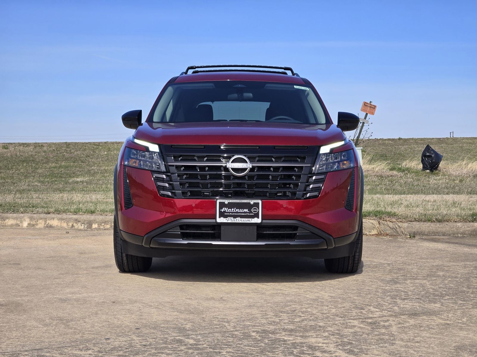 2026 Nissan Pathfinder SV