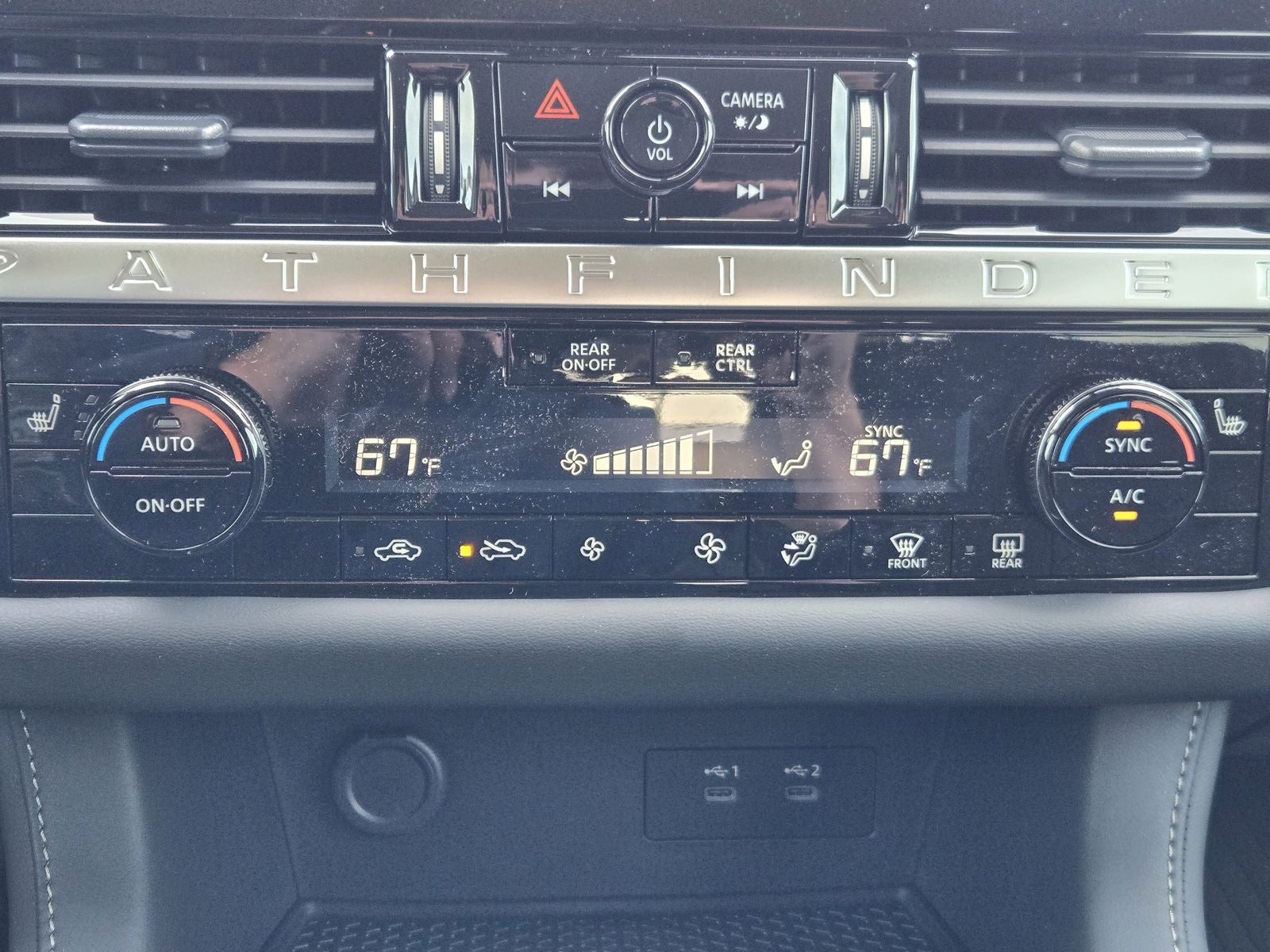 2026 Nissan Pathfinder SV