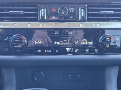 2026 Nissan Pathfinder SV