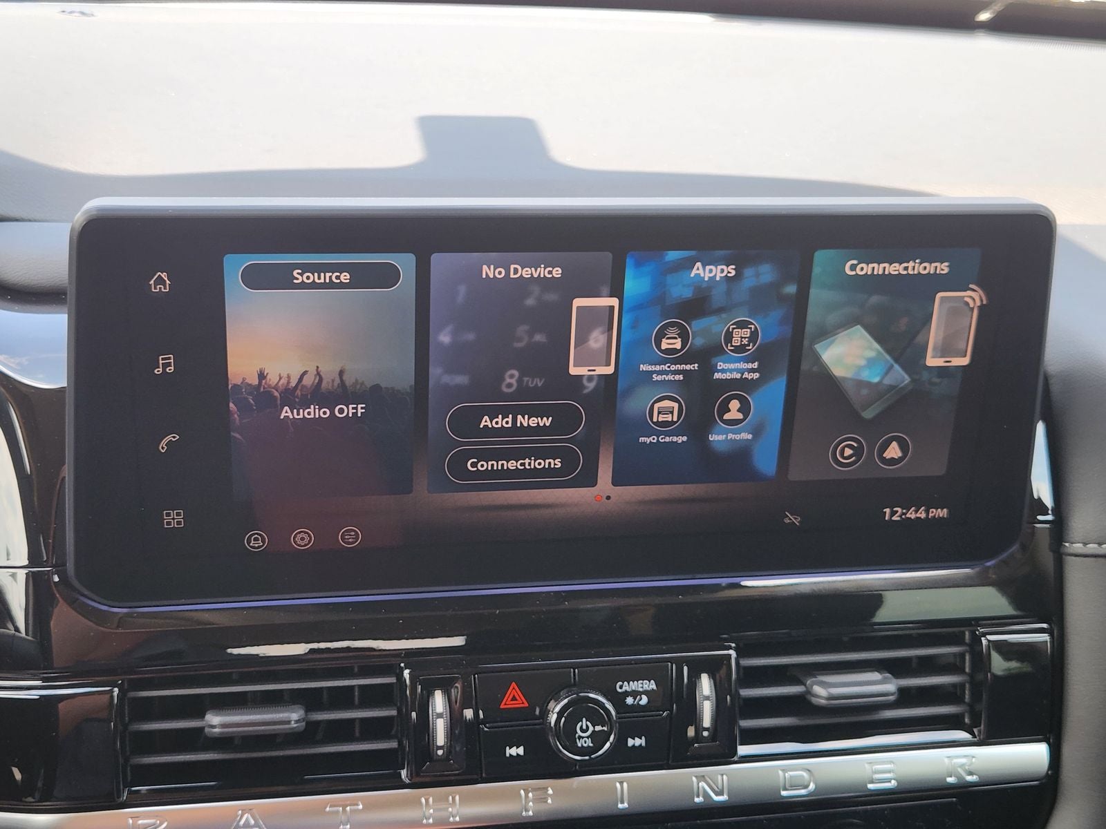 2026 Nissan Pathfinder SV