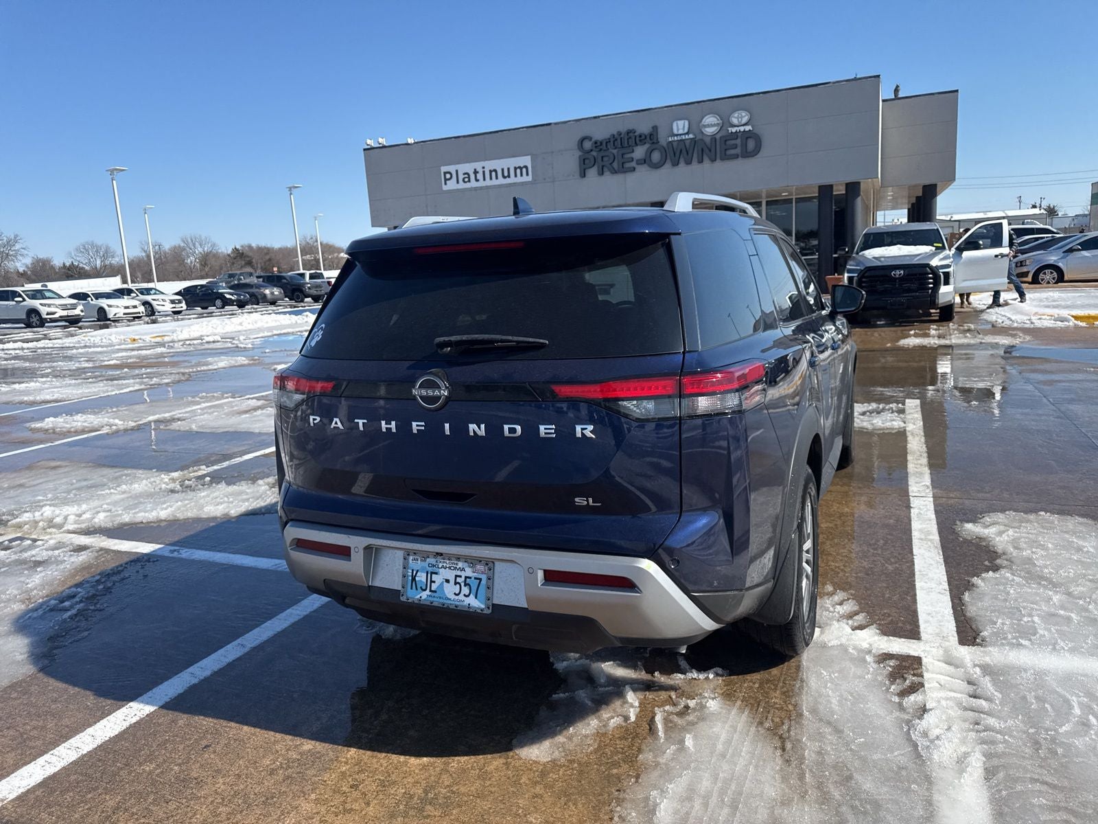 2022 Nissan Pathfinder SL