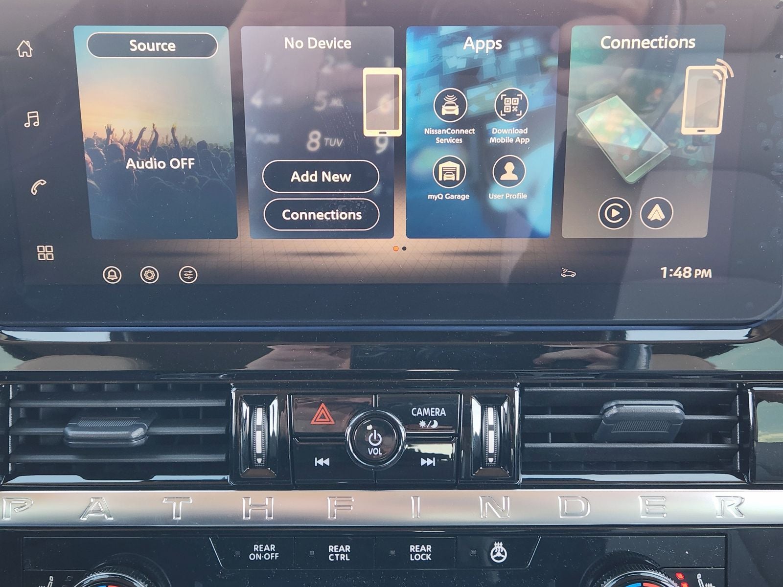 2026 Nissan Pathfinder SL