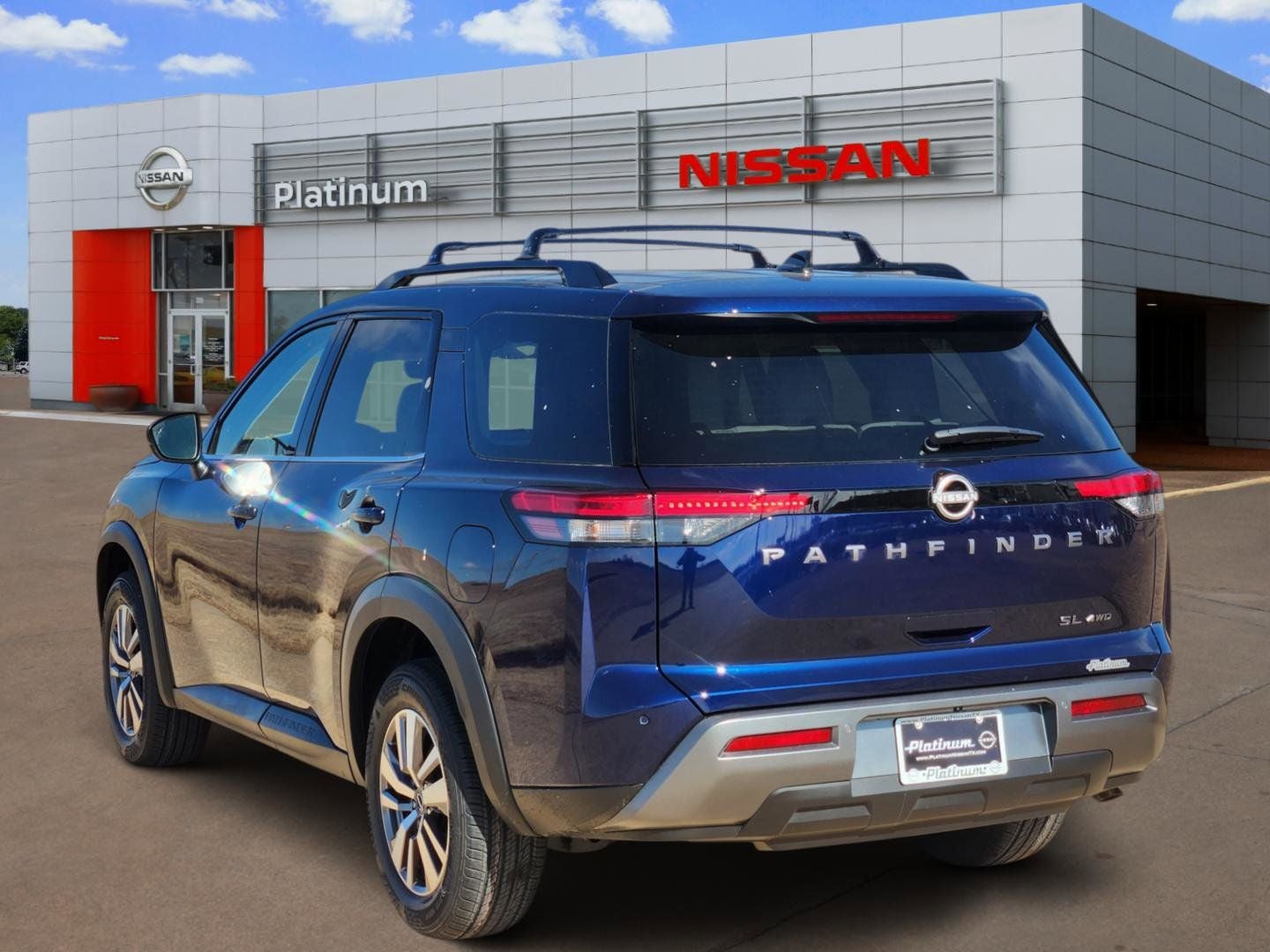 2026 Nissan Pathfinder SL