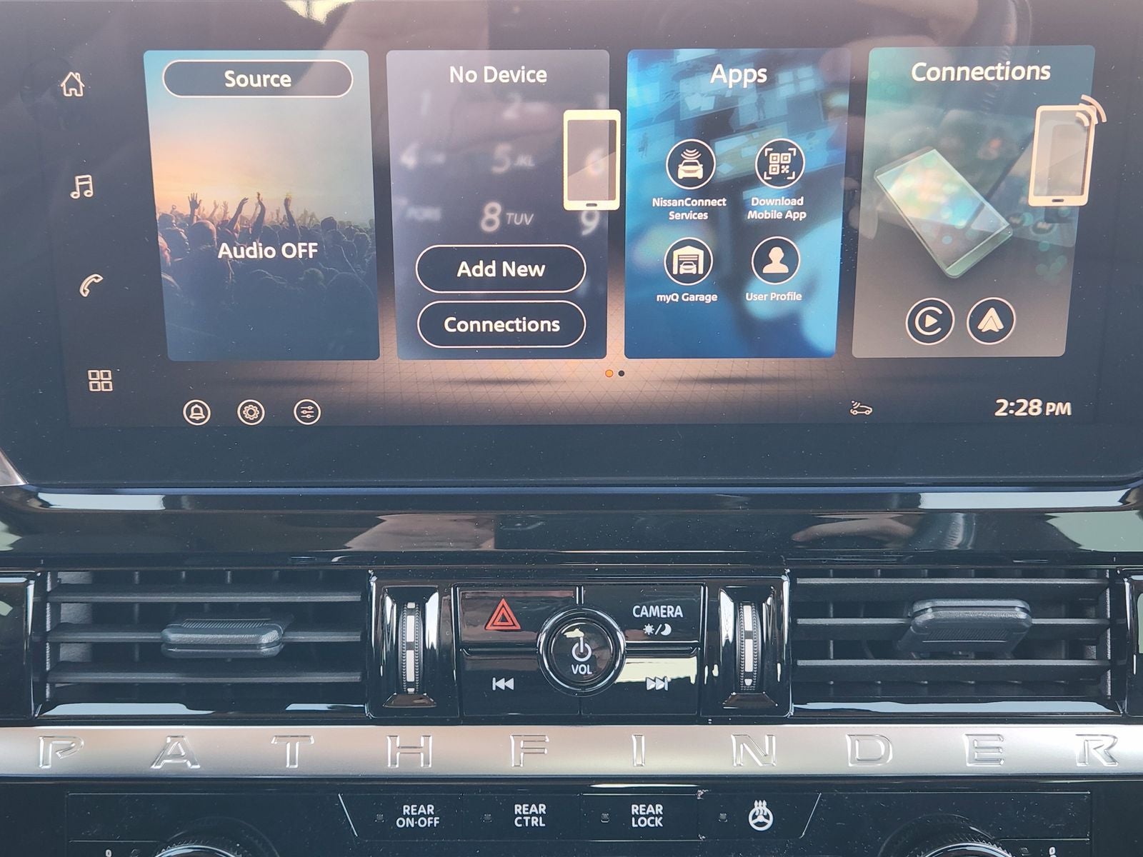 2026 Nissan Pathfinder SL